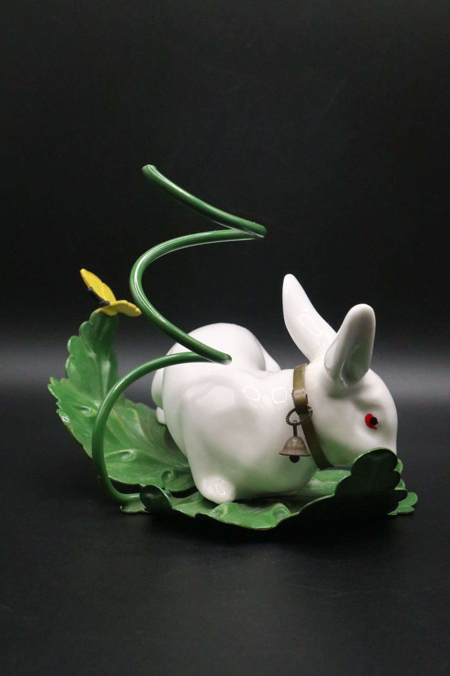 VINTAGE PETITE RABBIT VASE HOLDER (NO VASE)