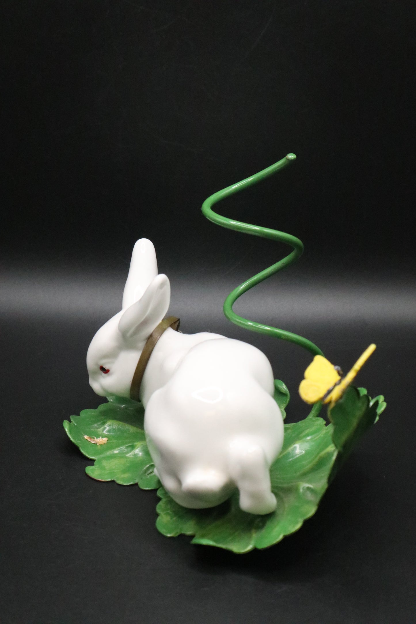 VINTAGE PETITE RABBIT VASE HOLDER (NO VASE)