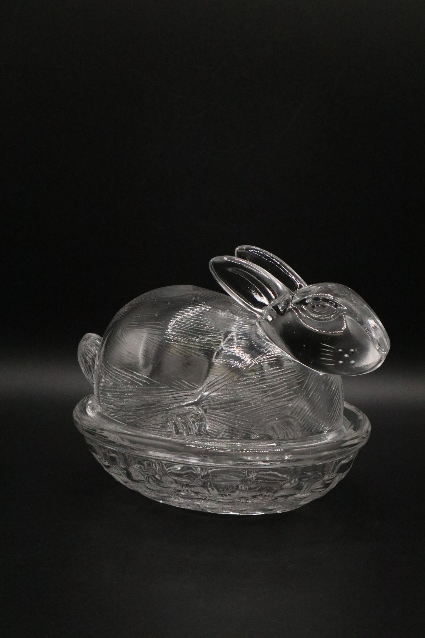 CLEAR GLASS NESTING BUNNY