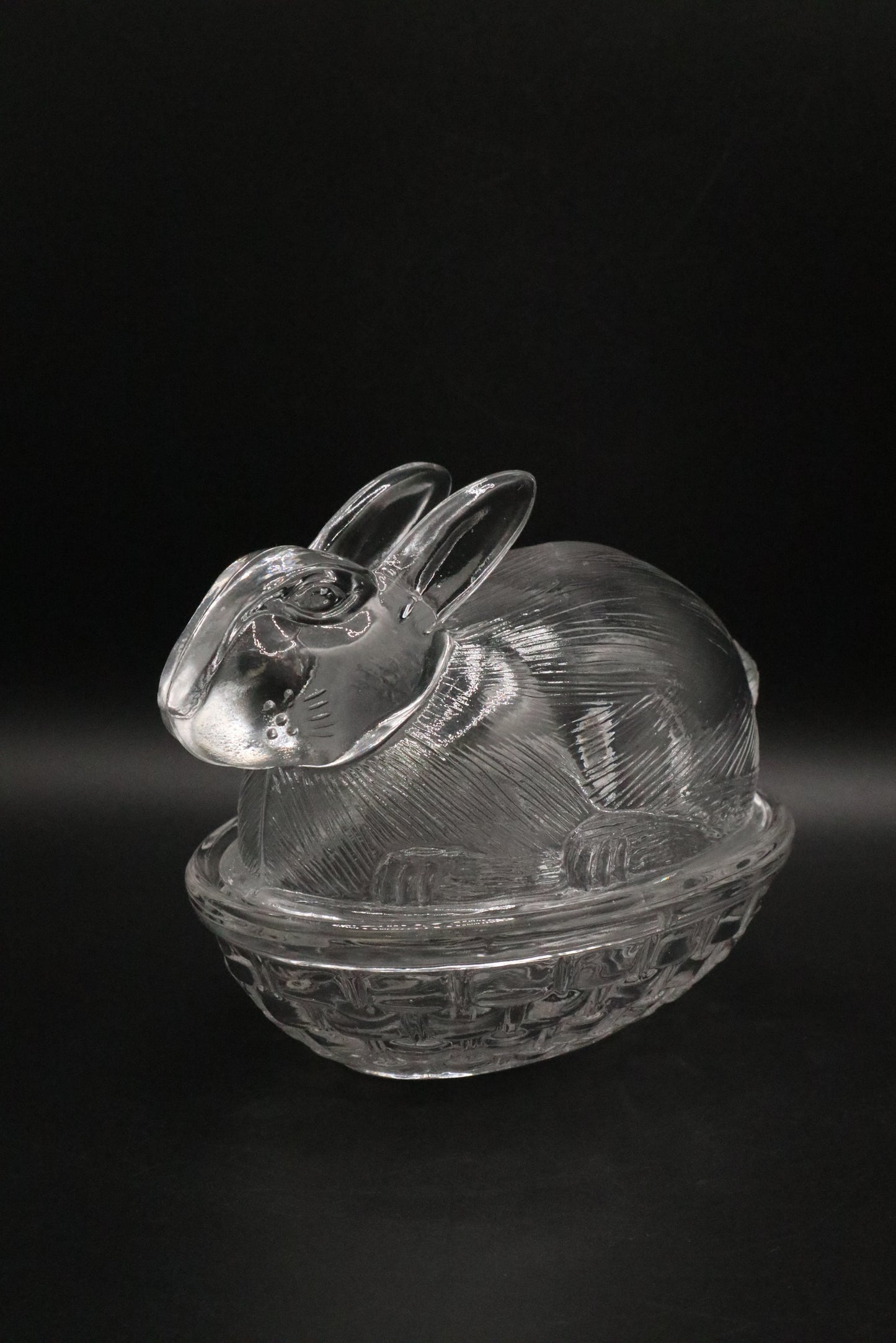 CLEAR GLASS NESTING BUNNY