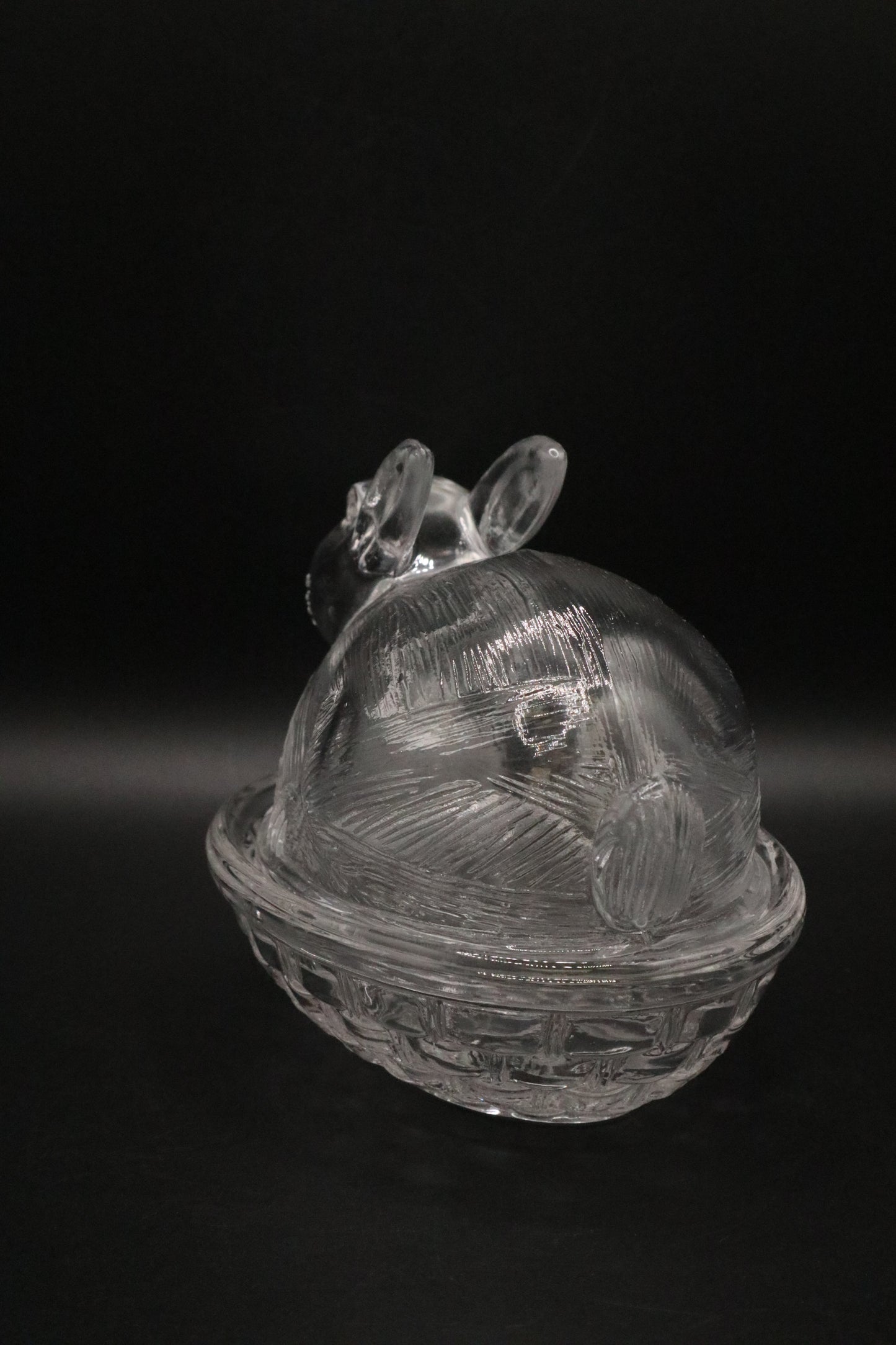 CLEAR GLASS NESTING BUNNY