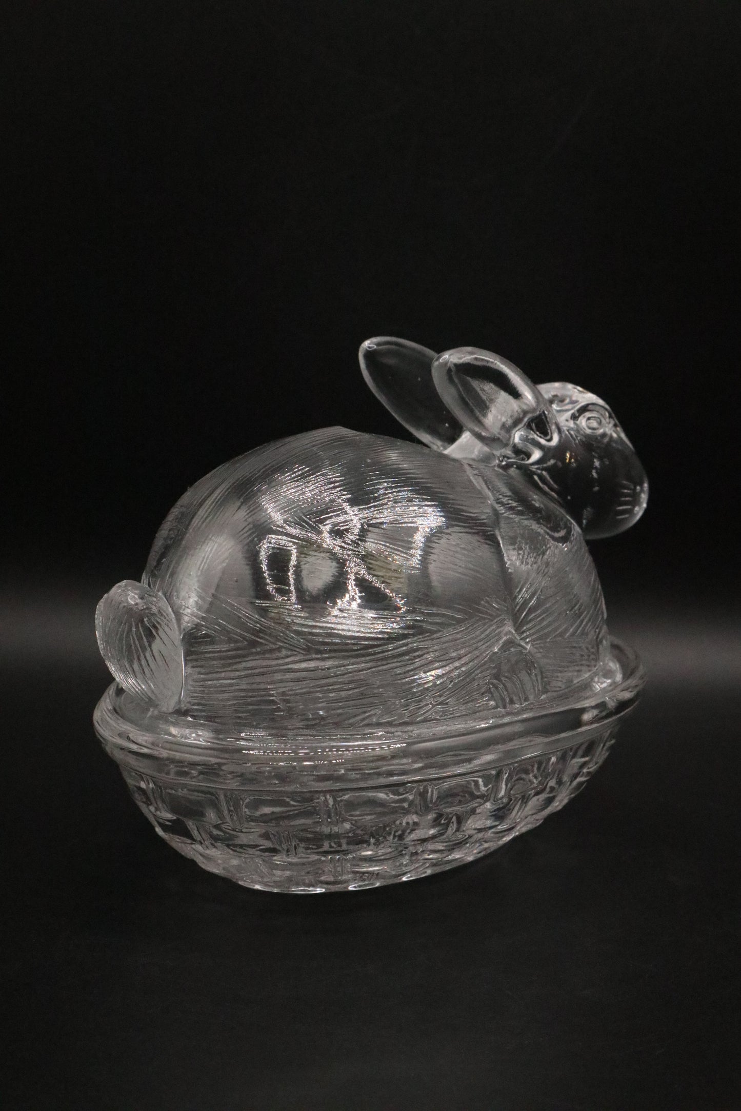 CLEAR GLASS NESTING BUNNY