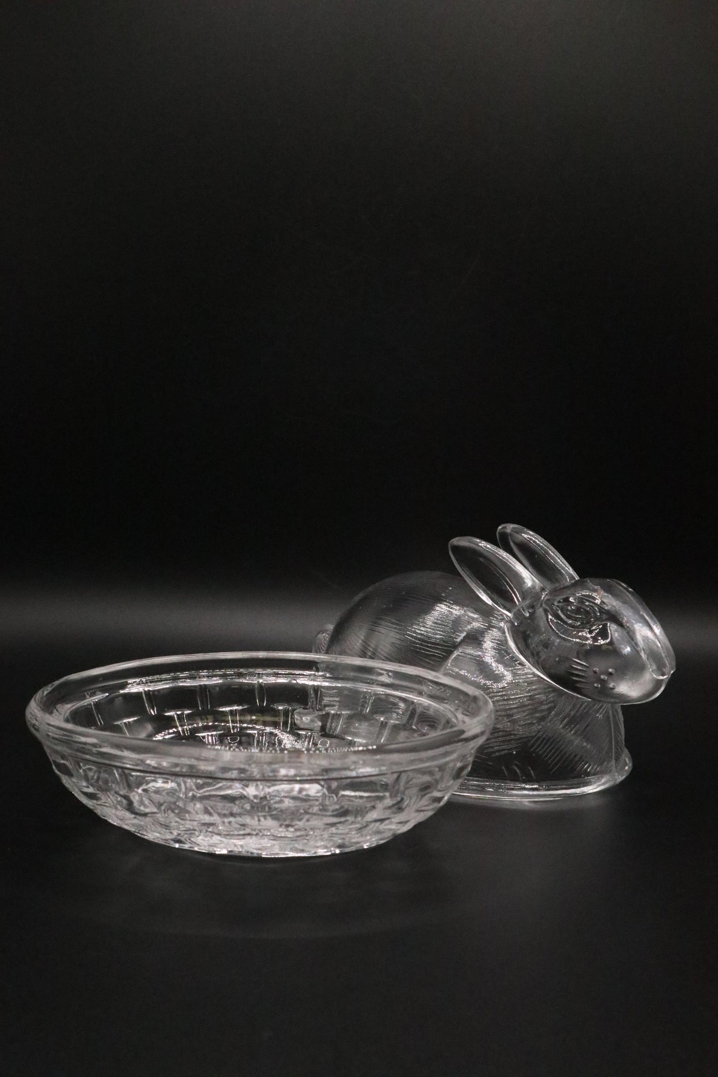 CLEAR GLASS NESTING BUNNY