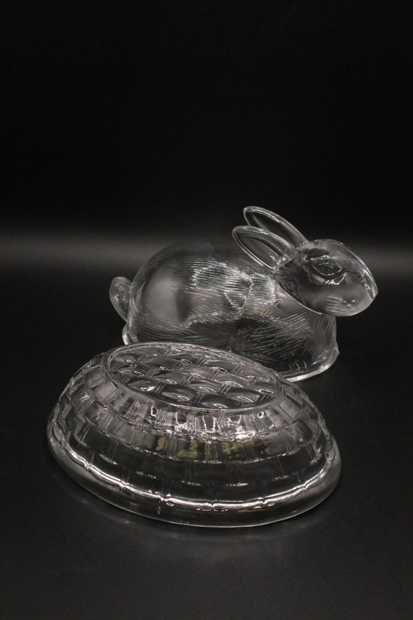 CLEAR GLASS NESTING BUNNY