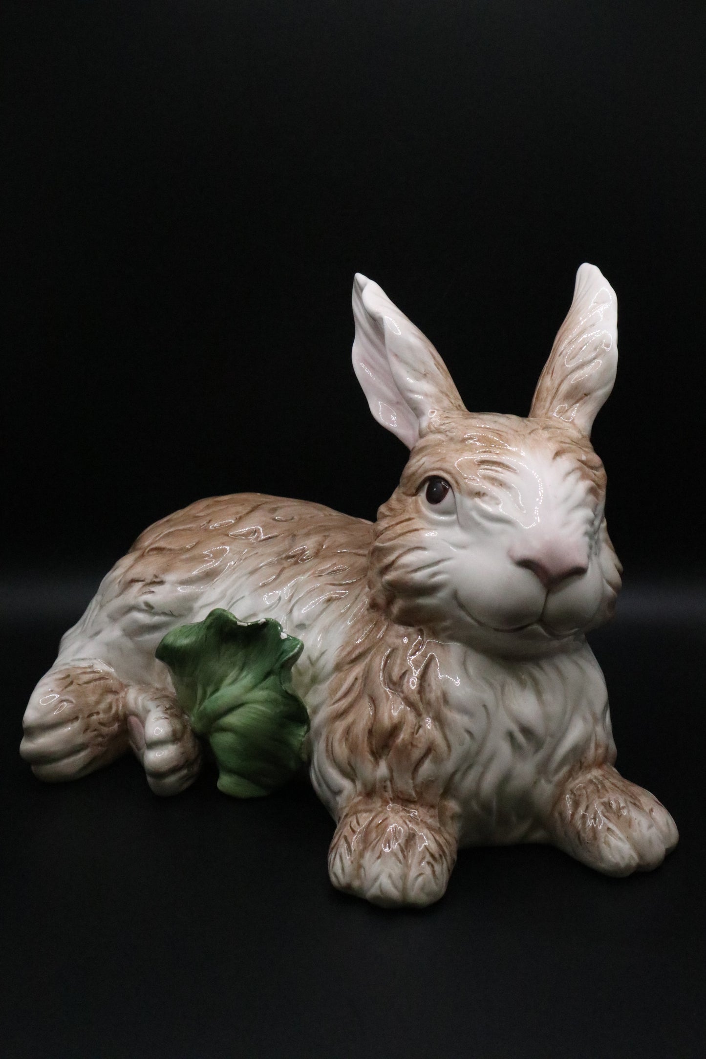 KALDUN & BOGLE RARE RETIRED CERAMIC RABBIT WITH LEAF (AS IS)