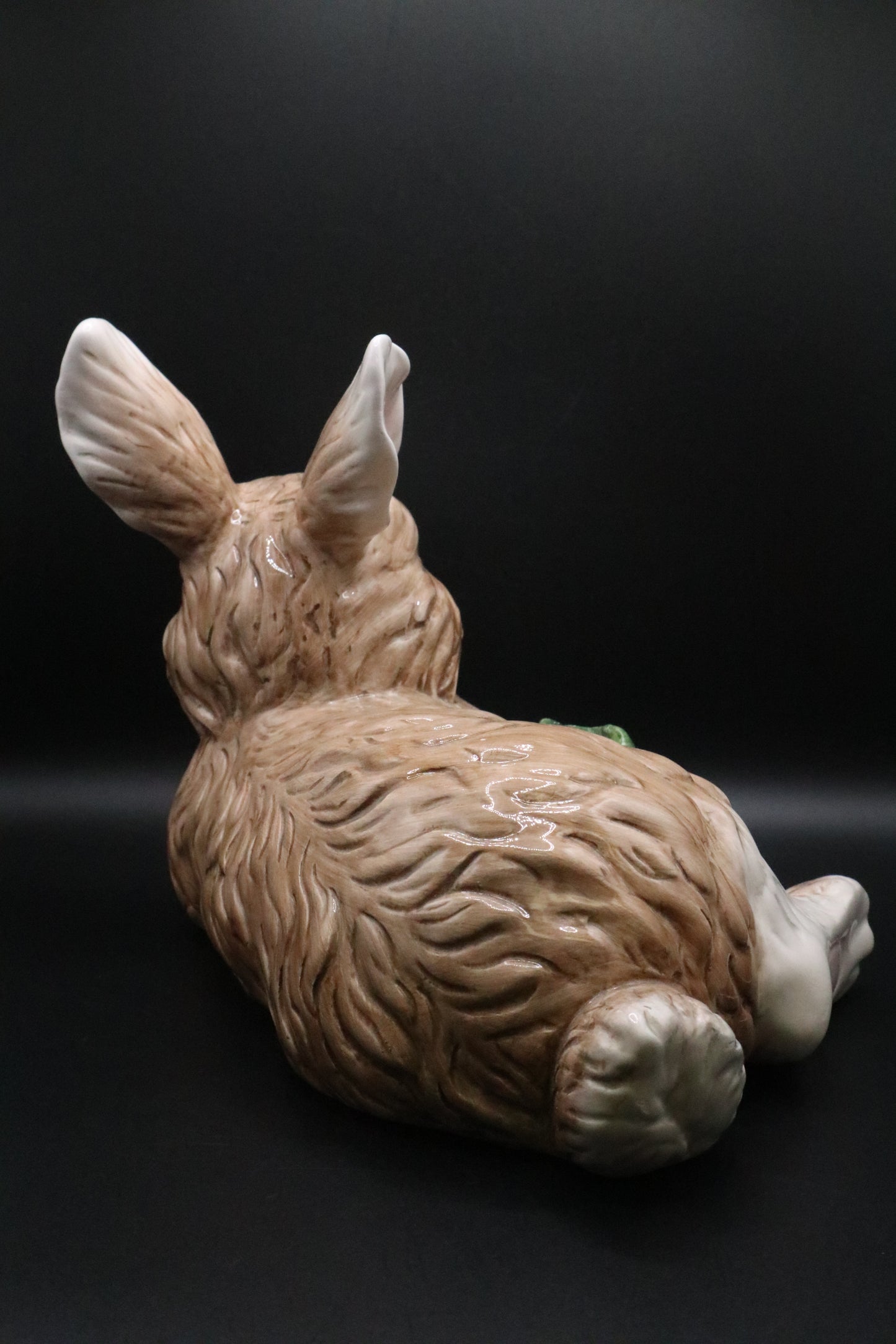 KALDUN & BOGLE RARE RETIRED CERAMIC RABBIT WITH LEAF (AS IS)