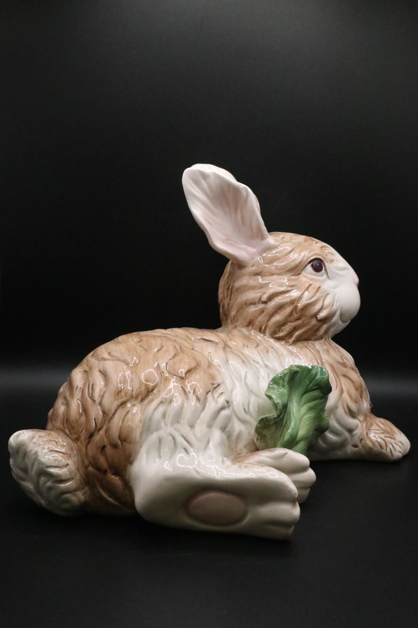 KALDUN & BOGLE RARE RETIRED CERAMIC RABBIT WITH LEAF (AS IS)