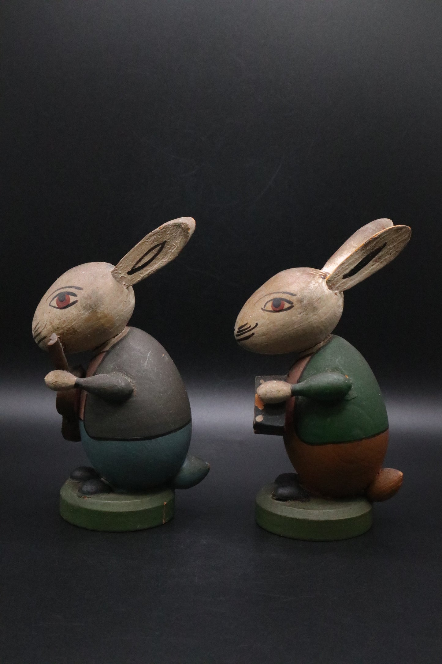 VINTAGE FOLK ART WOODEN MUSICIAN BUNNIES (SET OF 2)