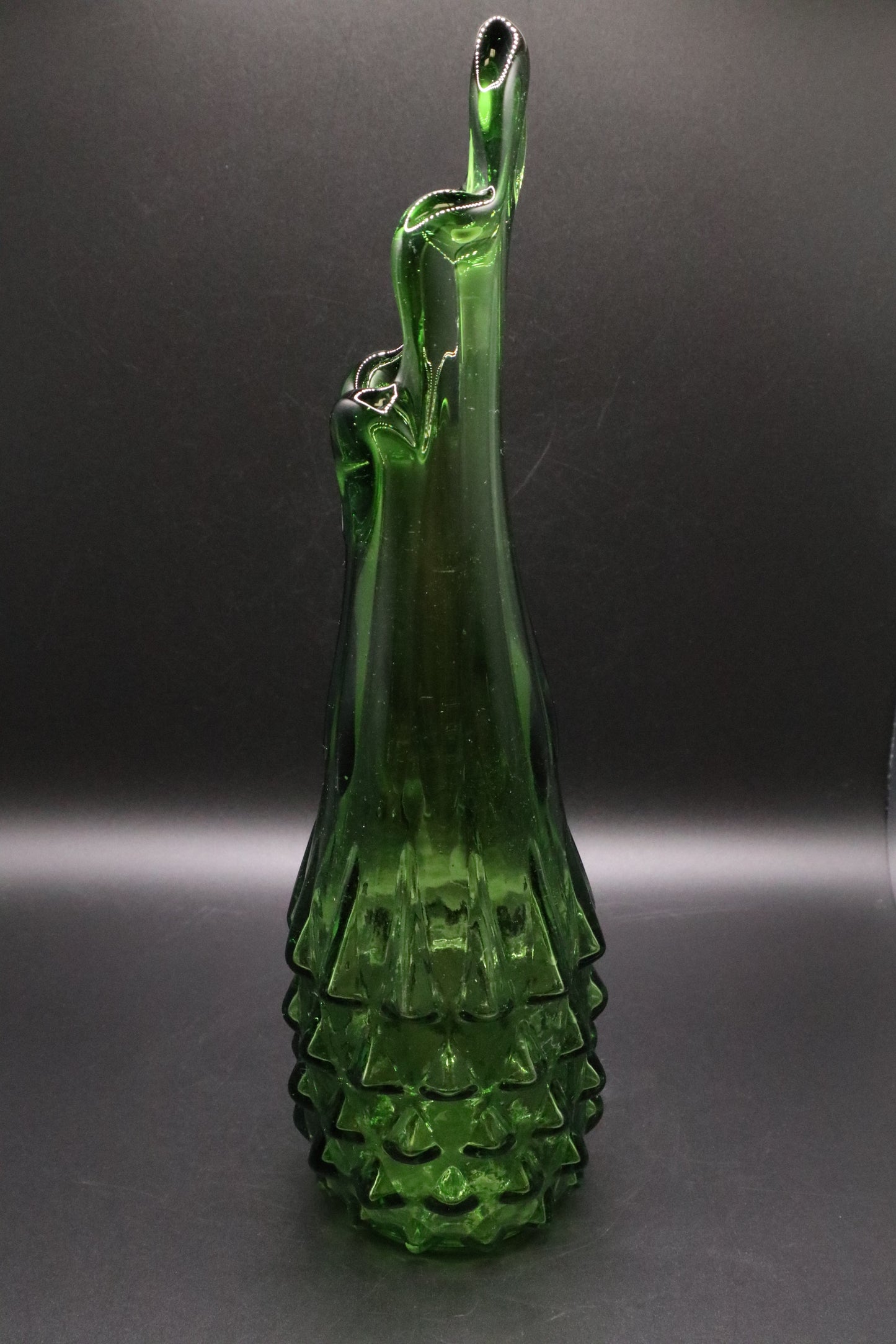 VINTAGE GREEN FIVE FINGER SWUNG VASE