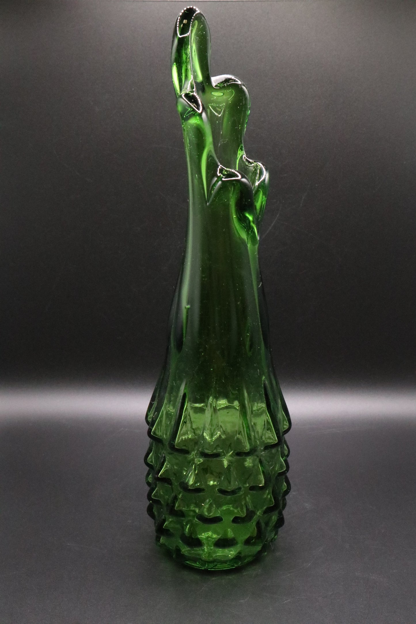 VINTAGE GREEN FIVE FINGER SWUNG VASE