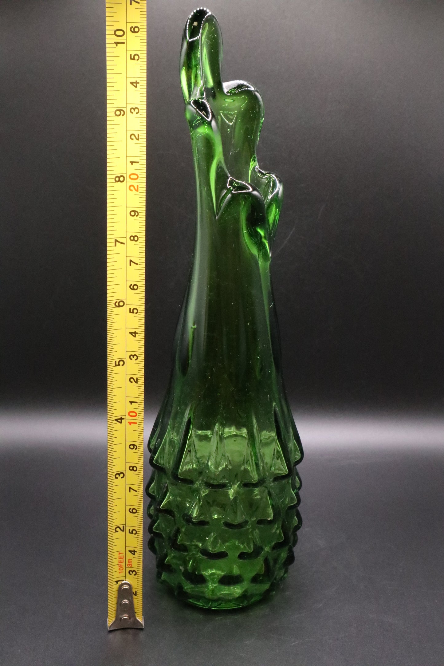 VINTAGE GREEN FIVE FINGER SWUNG VASE