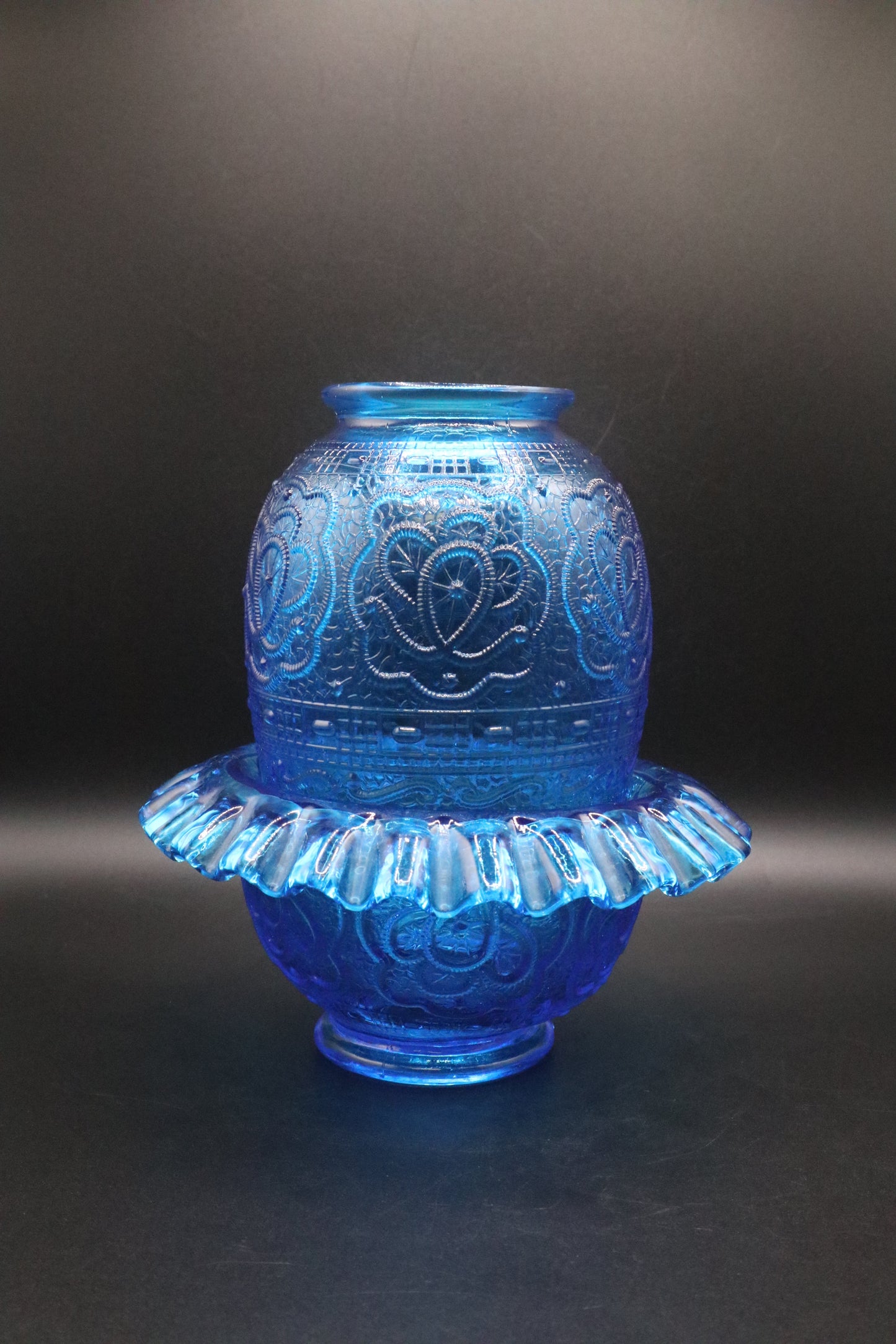 VINTAGE FENTON GLASS BLUE PERSIAN MEDALLION FAIRY LAMP