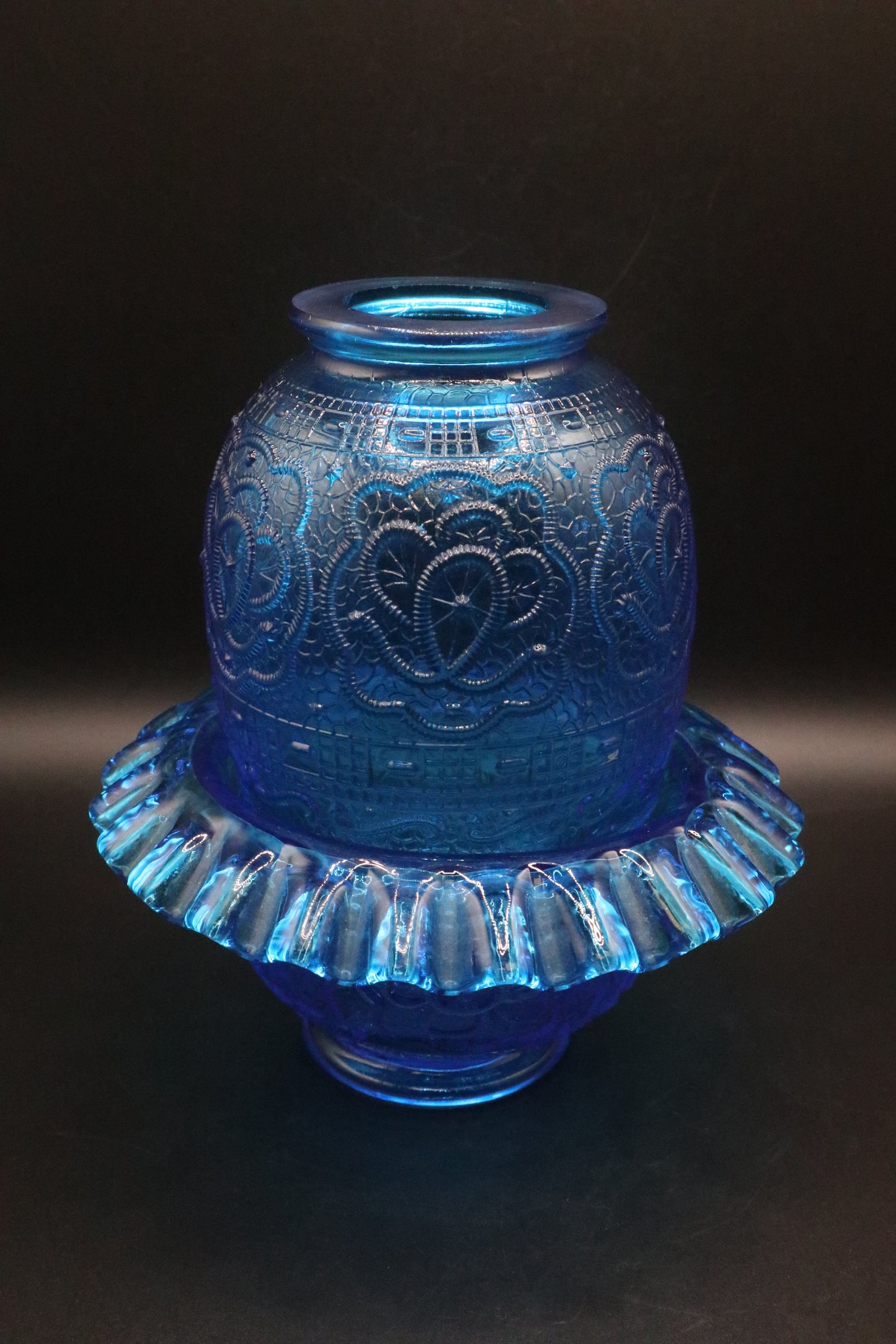 VINTAGE FENTON GLASS BLUE PERSIAN MEDALLION FAIRY LAMP