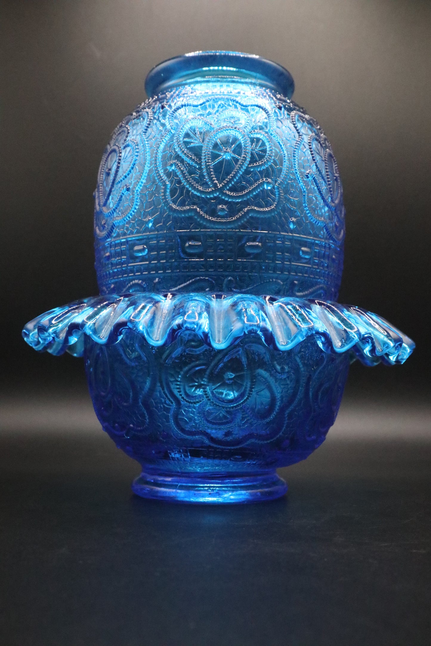 VINTAGE FENTON GLASS BLUE PERSIAN MEDALLION FAIRY LAMP