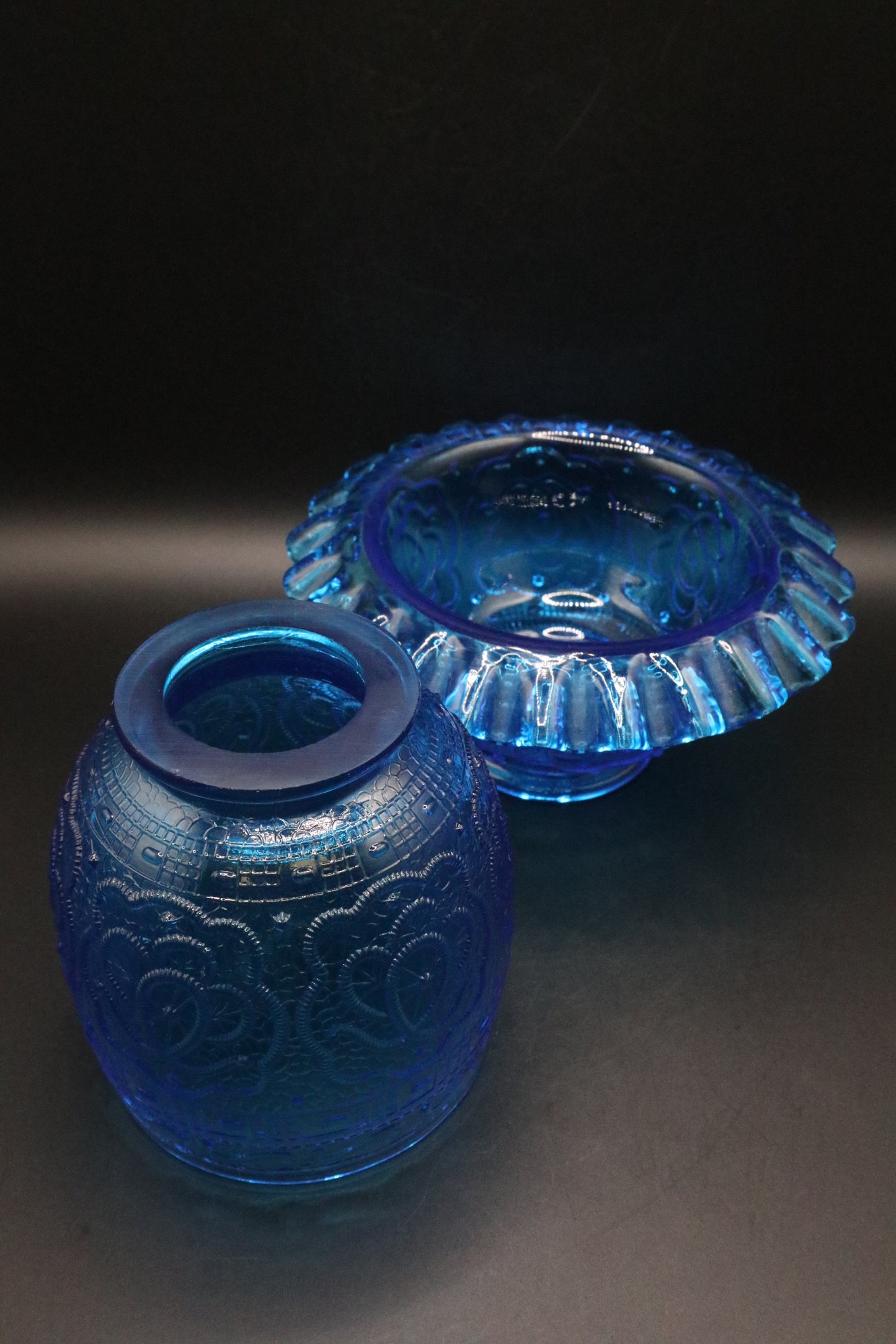 VINTAGE FENTON GLASS BLUE PERSIAN MEDALLION FAIRY LAMP