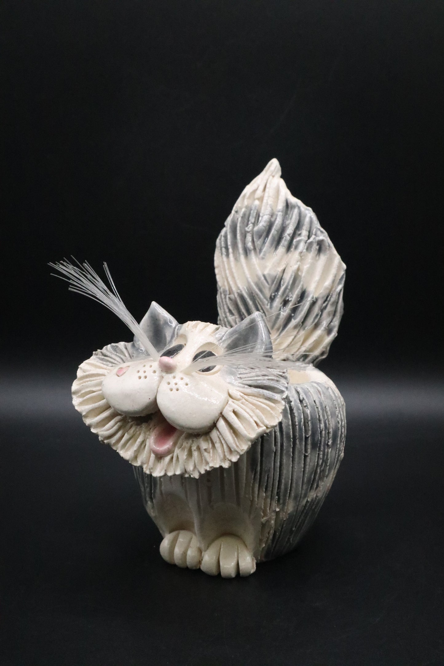 CERAMIC GRAY AND WHITE CAT FIGURINE TOOTHPICK HOLDER PENCE