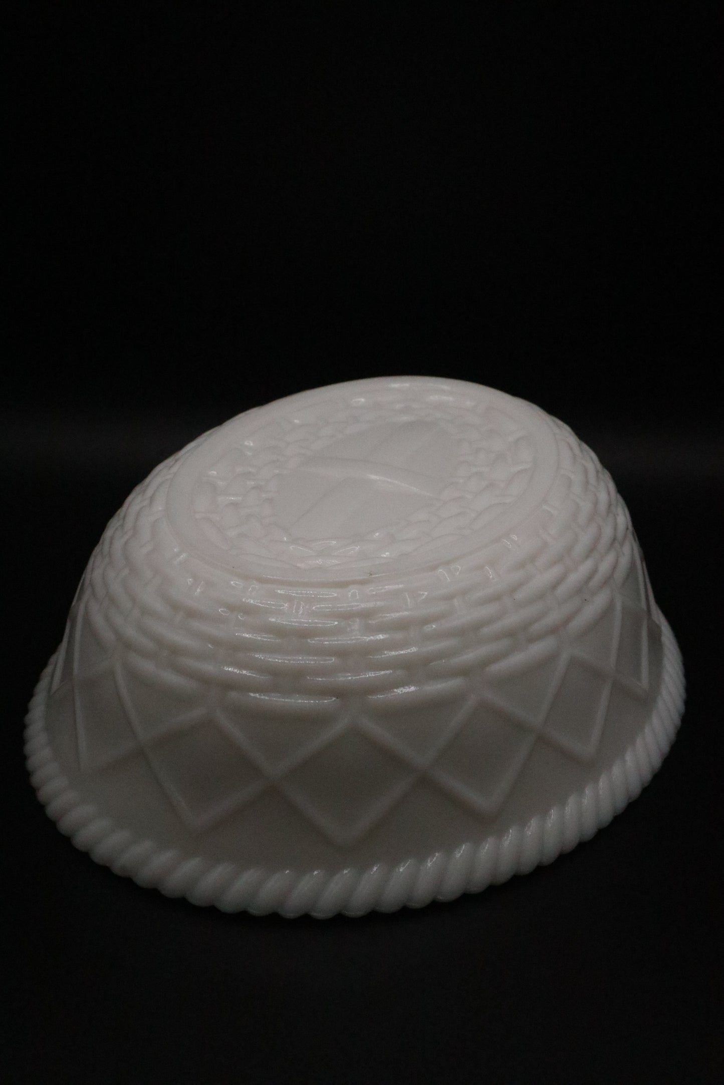 VINTAGE WESTMORELAND NESTING HEN MILK GLASS