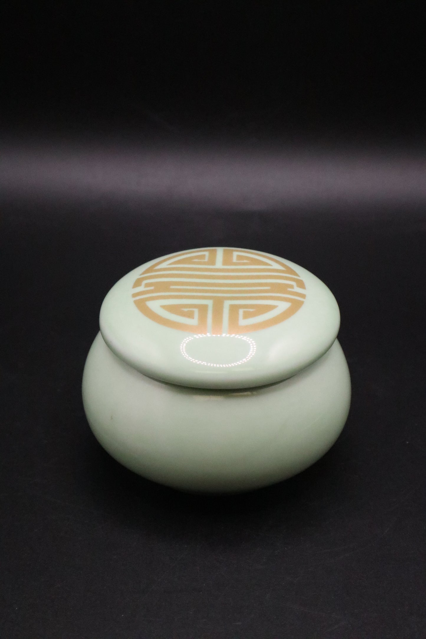 JMC JADE GREEN WITH GOLD PAINTED ACCENTS TRINKET BOX
