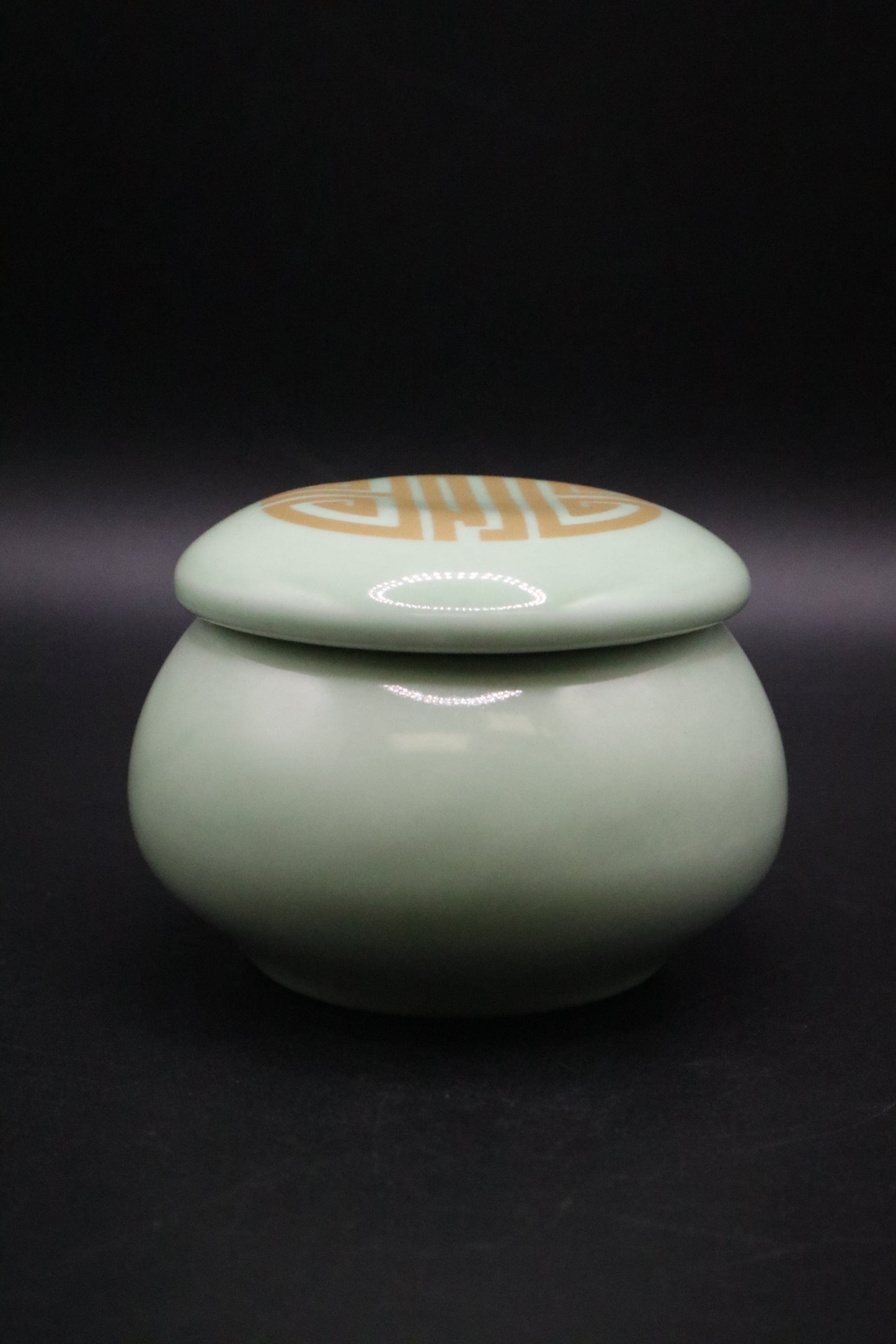 JMC JADE GREEN WITH GOLD PAINTED ACCENTS TRINKET BOX