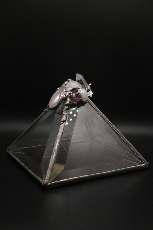 VINTAGE CRYSTAL TOP PYRAMID BOX