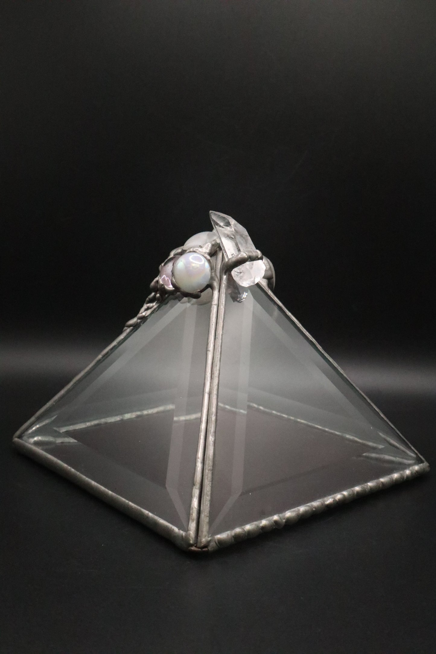 VINTAGE CRYSTAL TOP PYRAMID BOX