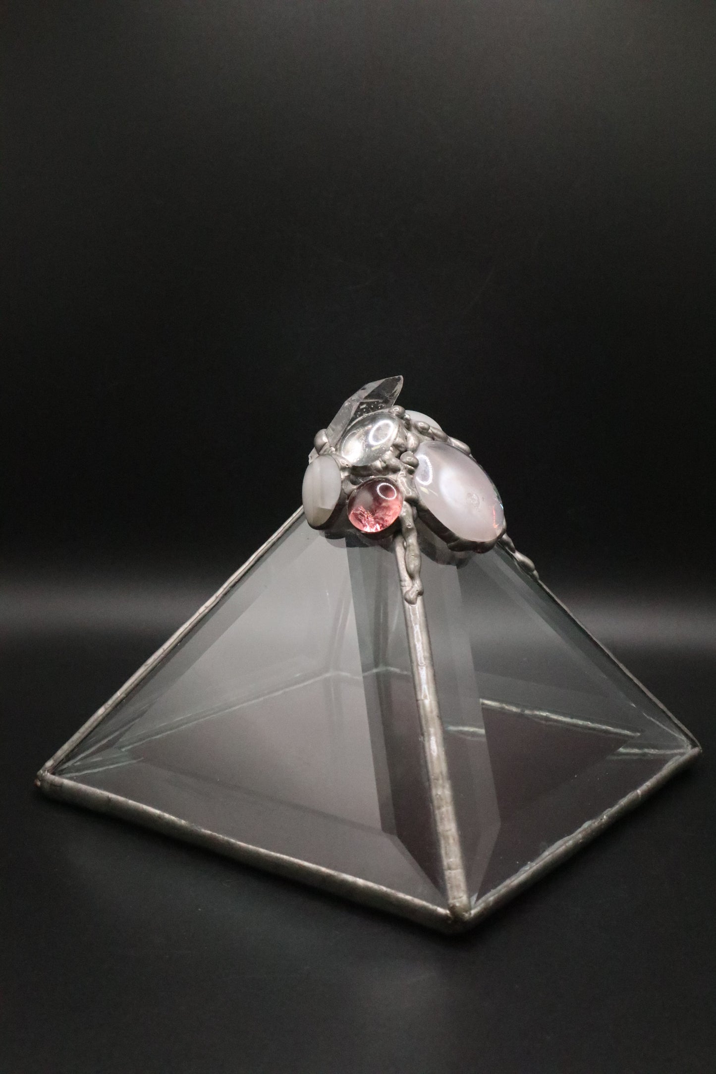 VINTAGE CRYSTAL TOP PYRAMID BOX