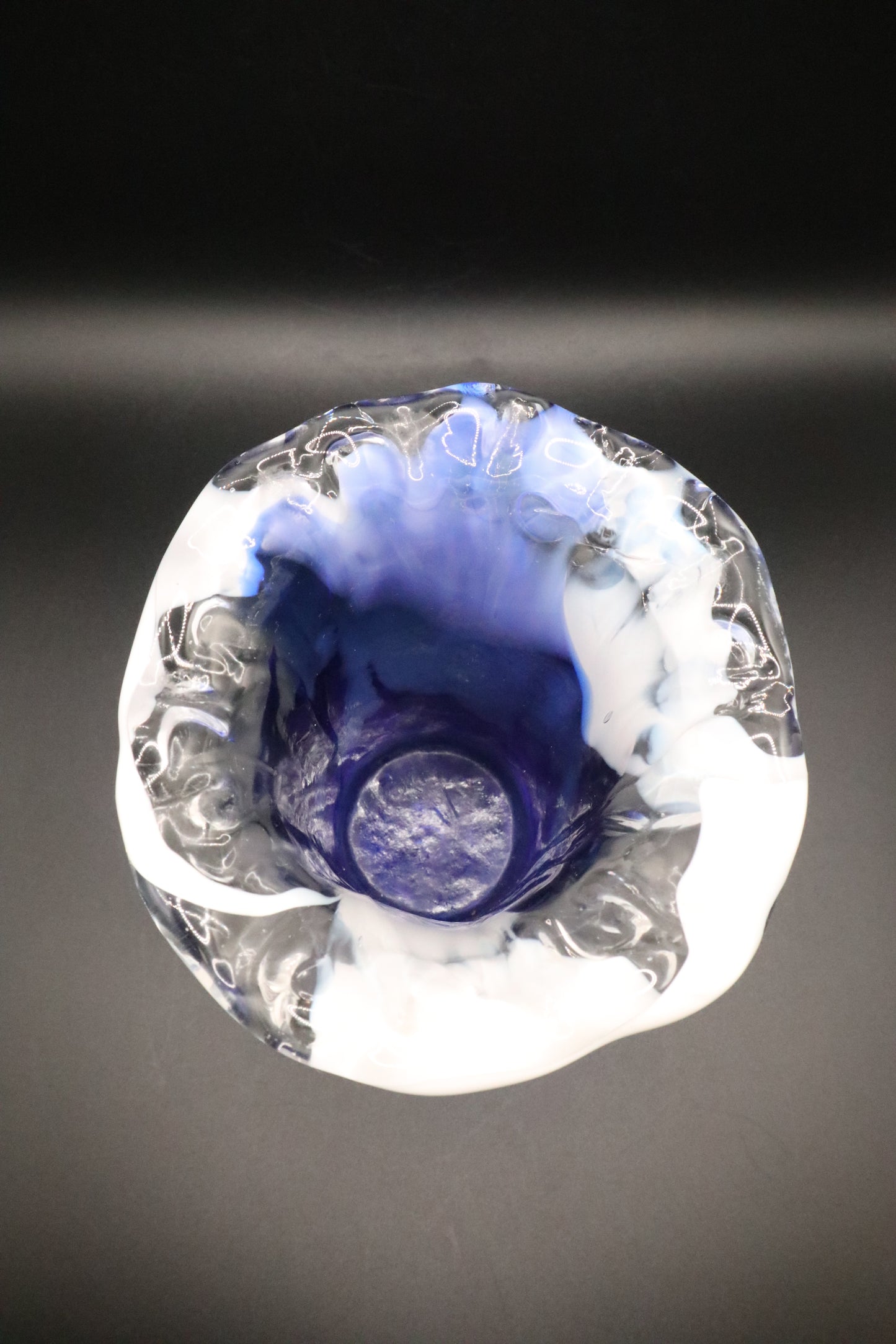 VINTAGE COBALT BLUE WHITE RUFFLE ART GLASS VASE