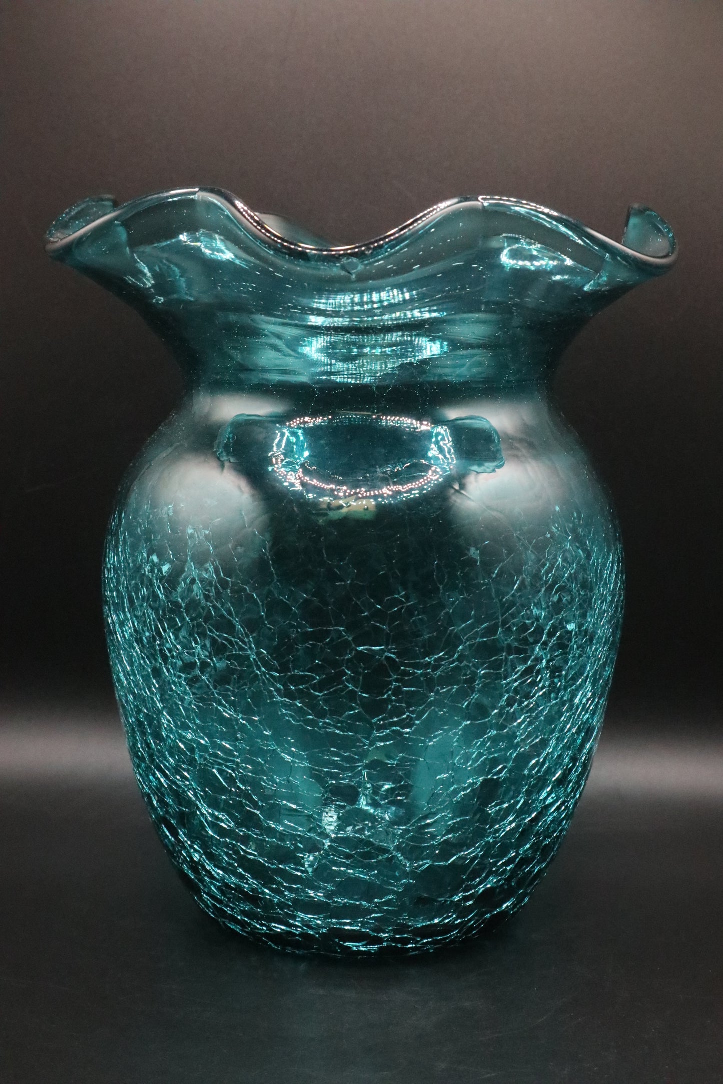 GREEN CRACKLE GLASS VASE WITH SCALLOPED EDGE PONTIL MARK