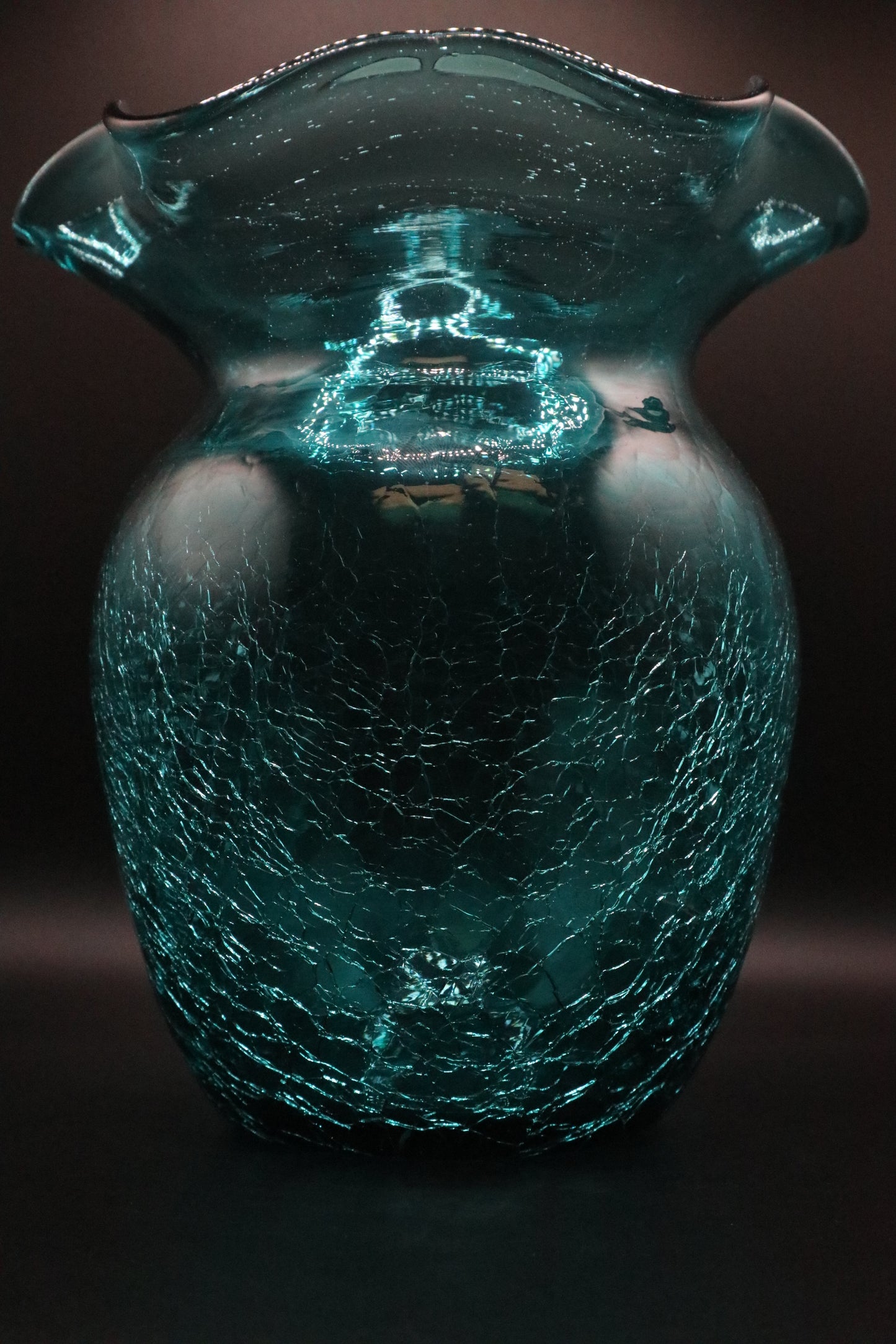 GREEN CRACKLE GLASS VASE WITH SCALLOPED EDGE PONTIL MARK