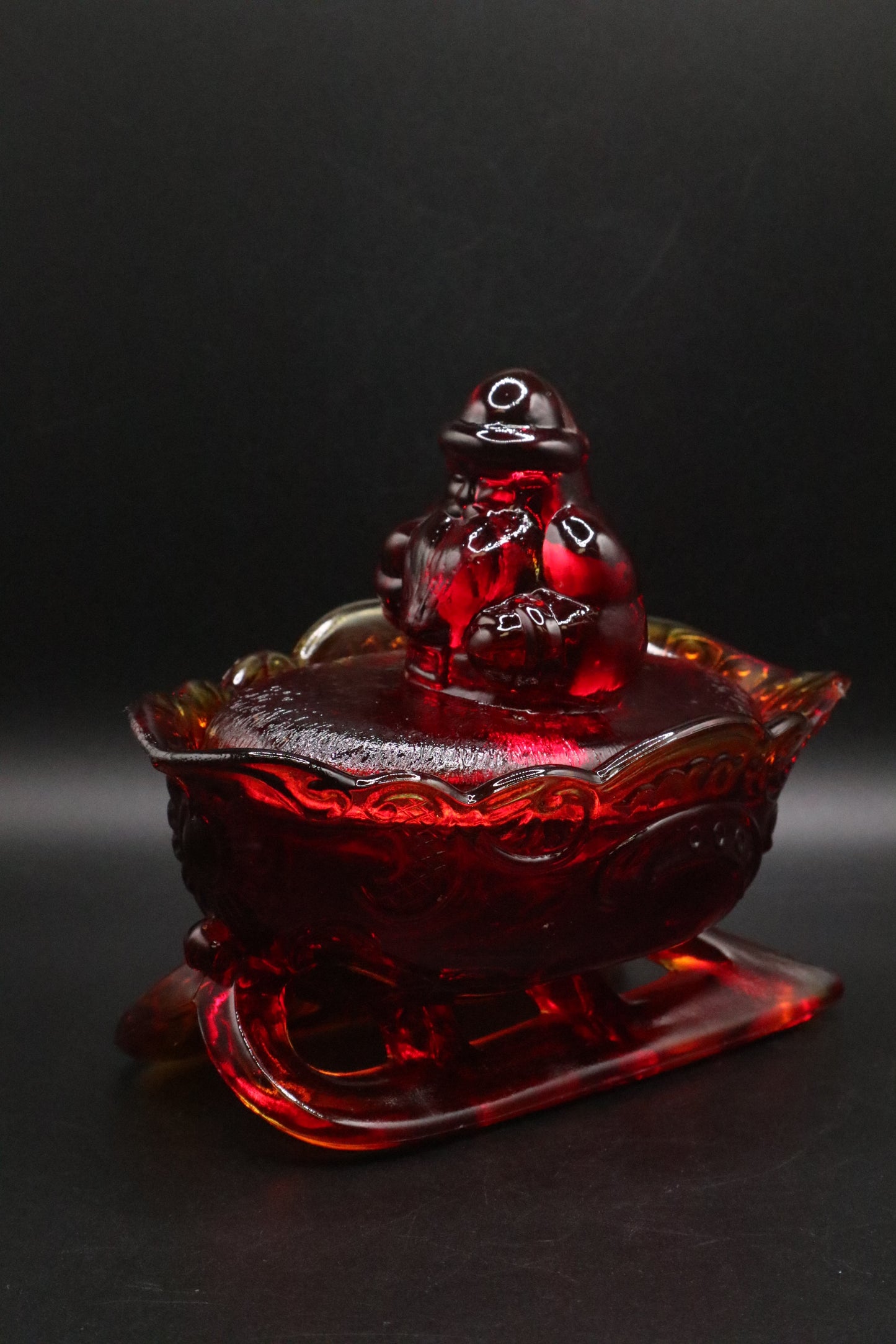 WESTMORELAND VINTAGE AMBERINA SANTA SLEIGH
