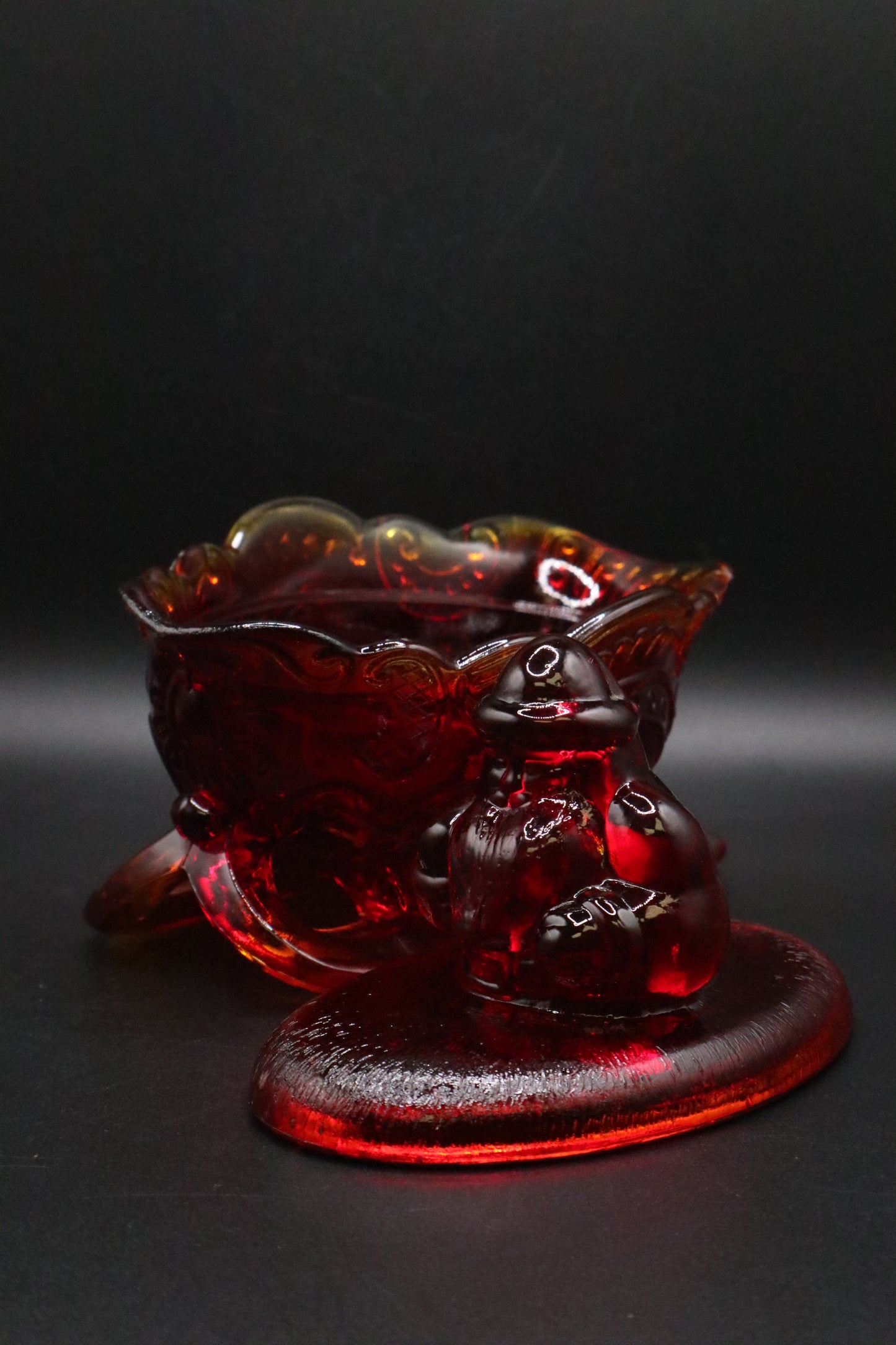 WESTMORELAND VINTAGE AMBERINA SANTA SLEIGH