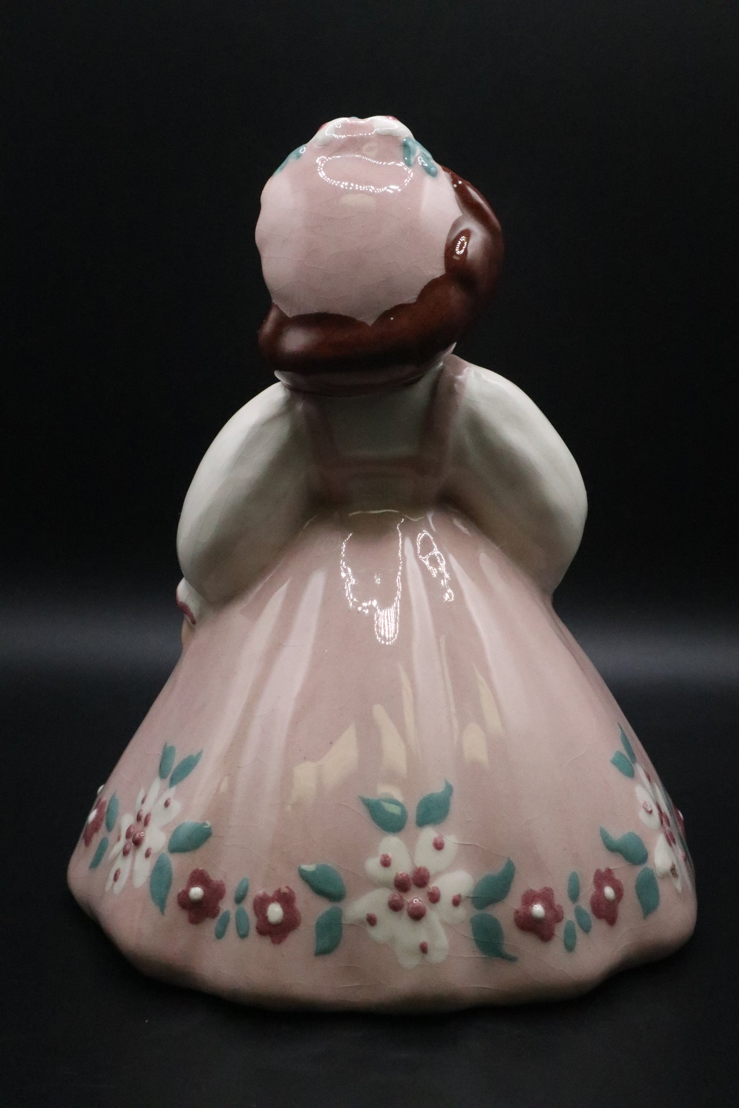 SQUIRE CERAMICS ZAIDA GIRL WITH DOLL