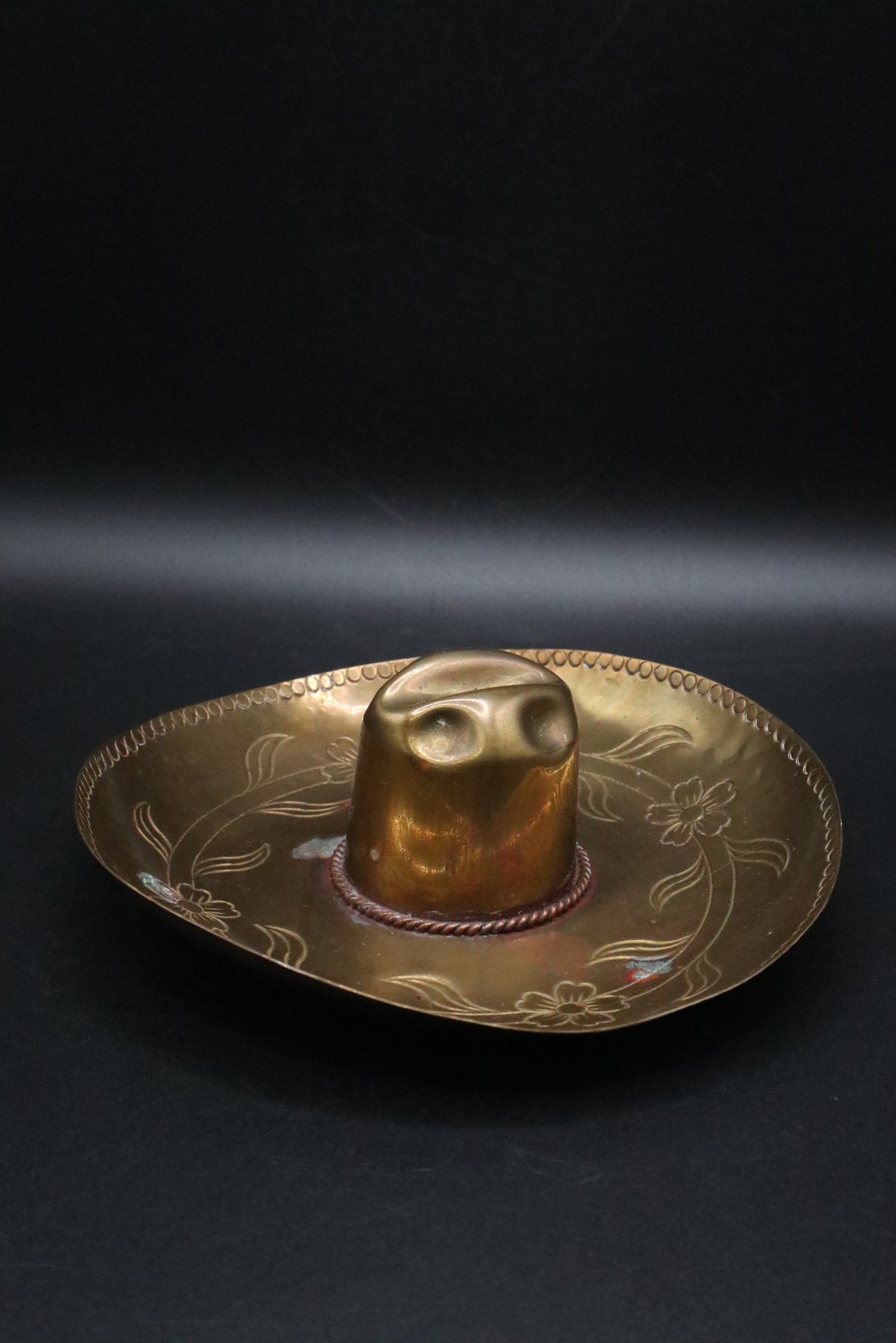 VINTAGE BRASS SOMBRERO ASHYTRAY OR TRINKET DISH