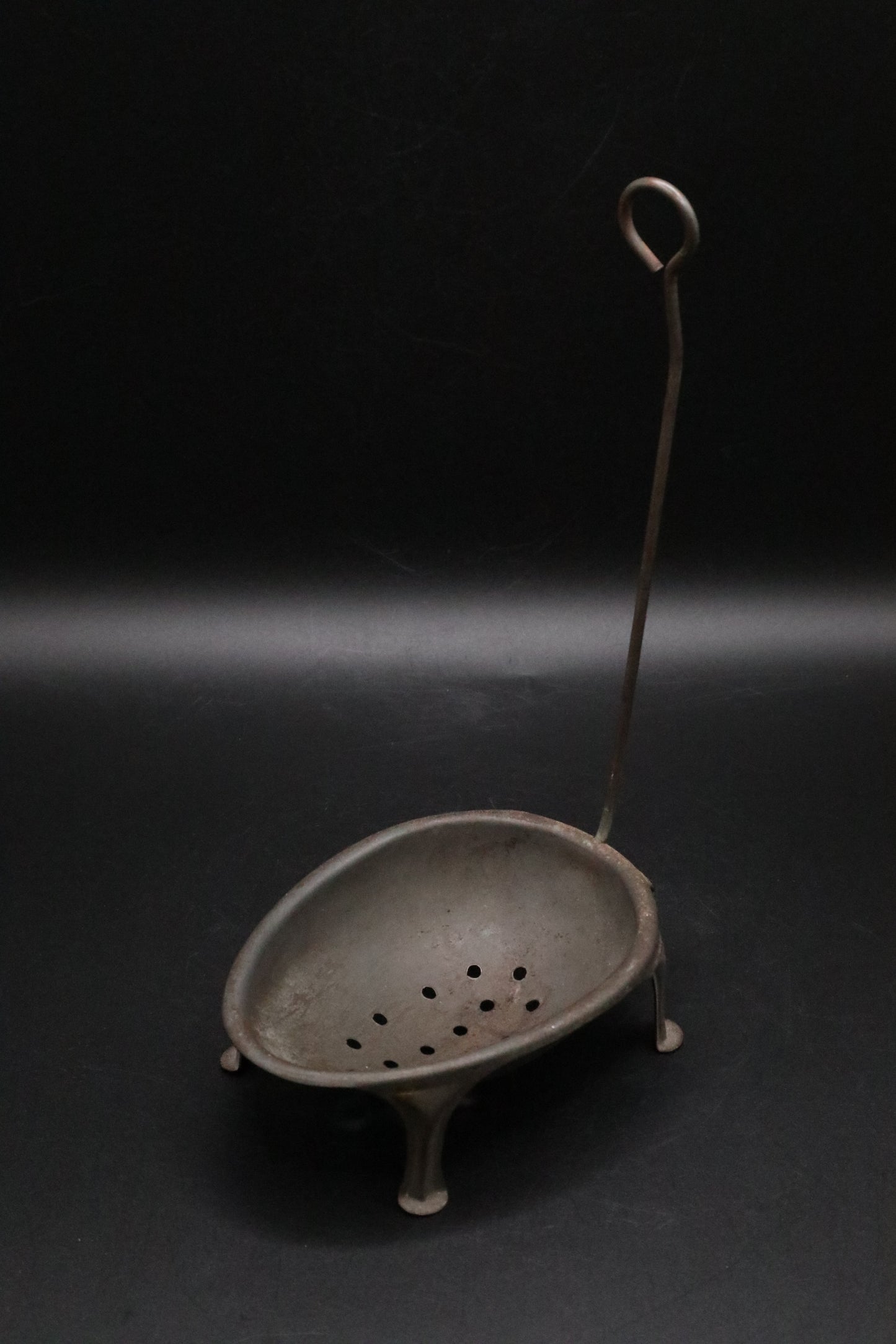VINTAGE EGG POACHER METAL FARMHOUSE RUSTIC FOOTED KITCHEN HEN