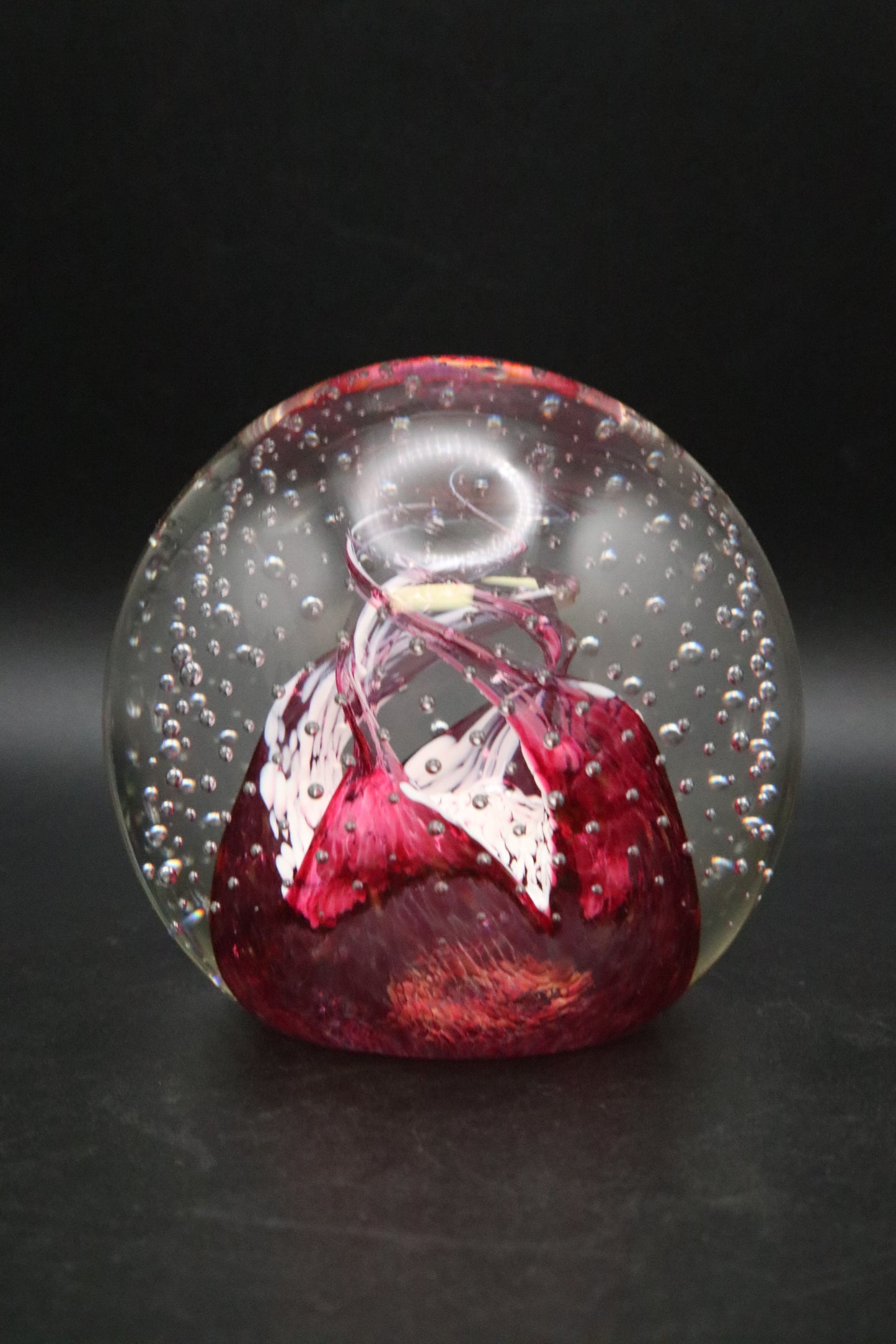 CAITHNESS CAULDRON SCOTLAND CONTROLLED BUBBLE SIGNED GLASS PAPERWEIGHT