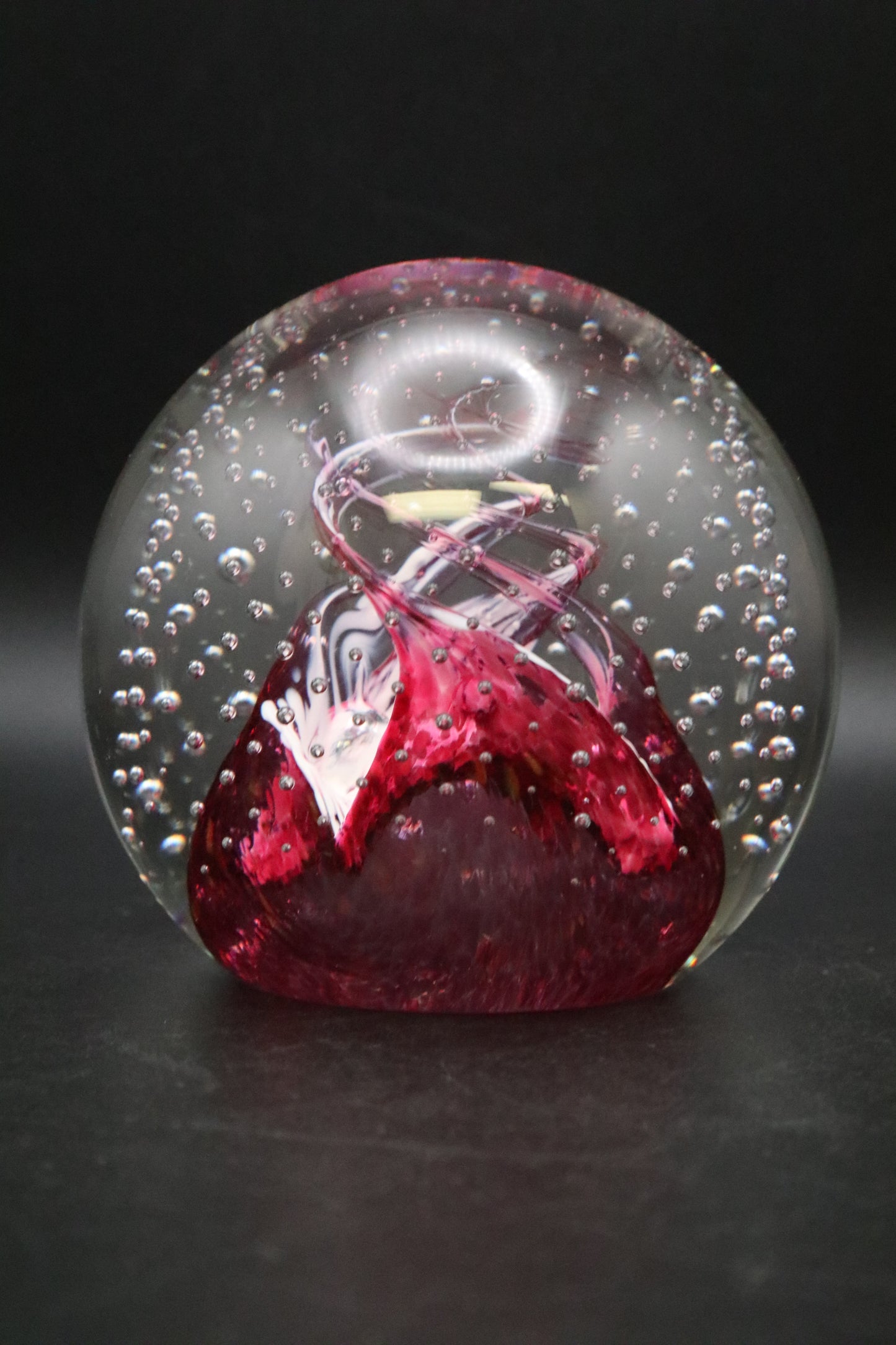 CAITHNESS CAULDRON SCOTLAND CONTROLLED BUBBLE SIGNED GLASS PAPERWEIGHT