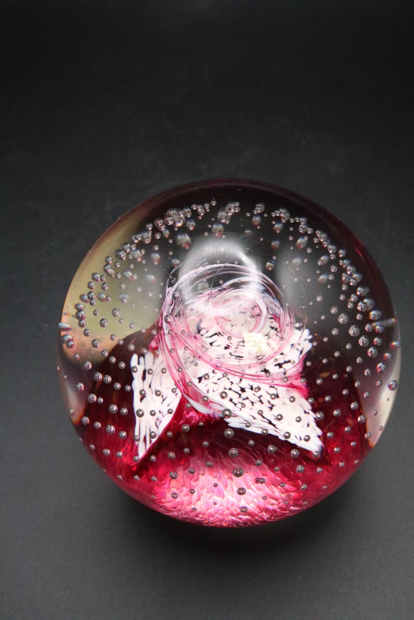 CAITHNESS CAULDRON SCOTLAND CONTROLLED BUBBLE SIGNED GLASS PAPERWEIGHT