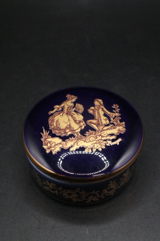 VINTAGE LIMOGES FRANCE COBALT BLUE TRINKET BOX GOLD GILT COURTING COUPLE