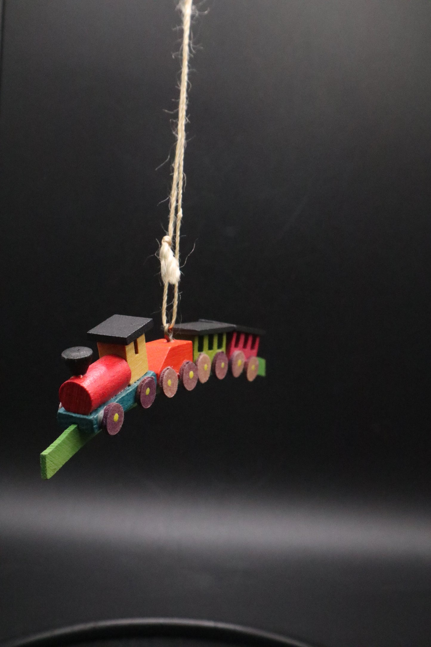 VINTAGE GERMAN ULBRICHT WOOD TINY TRAIN ORNAMENT