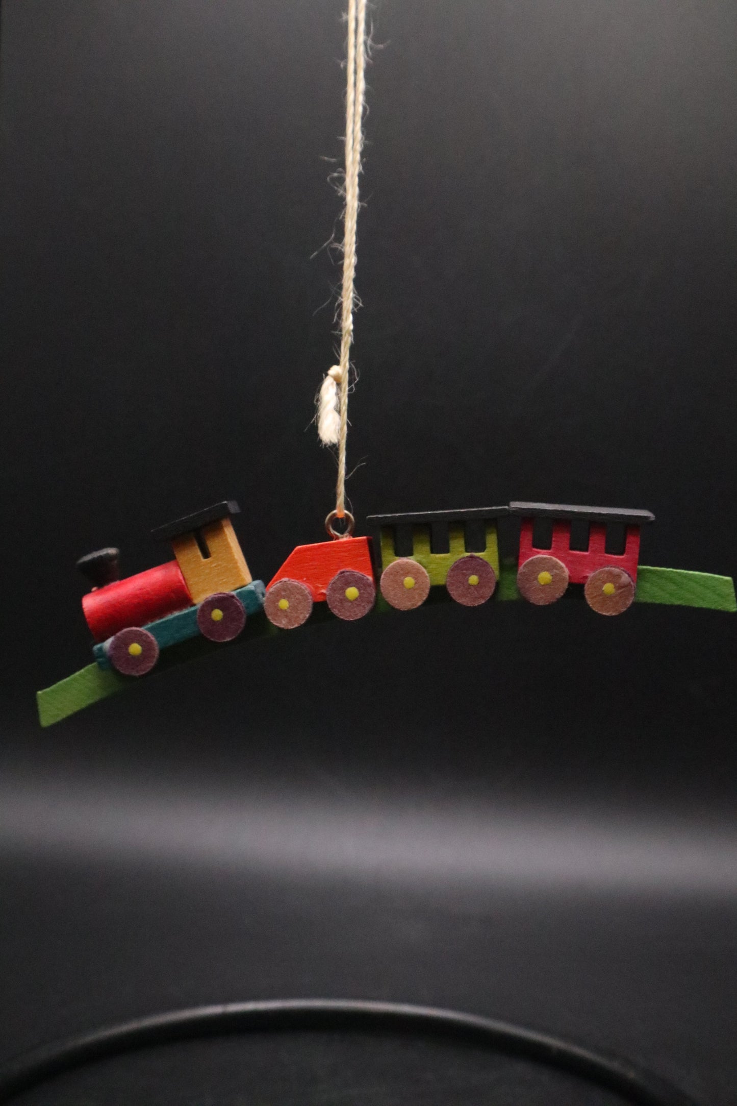 VINTAGE GERMAN ULBRICHT WOOD TINY TRAIN ORNAMENT