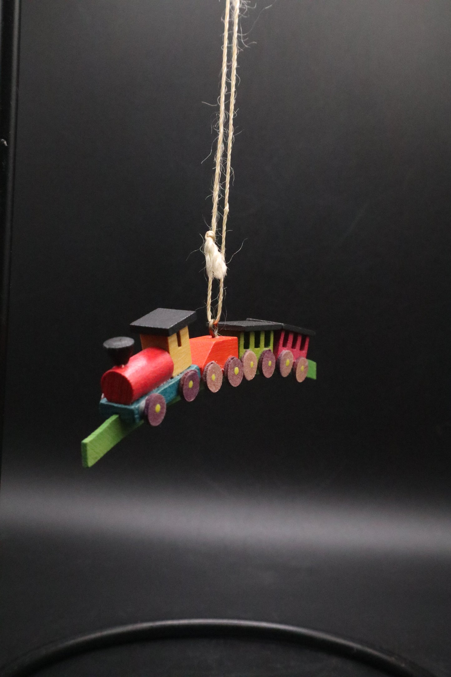 VINTAGE GERMAN ULBRICHT WOOD TINY TRAIN ORNAMENT