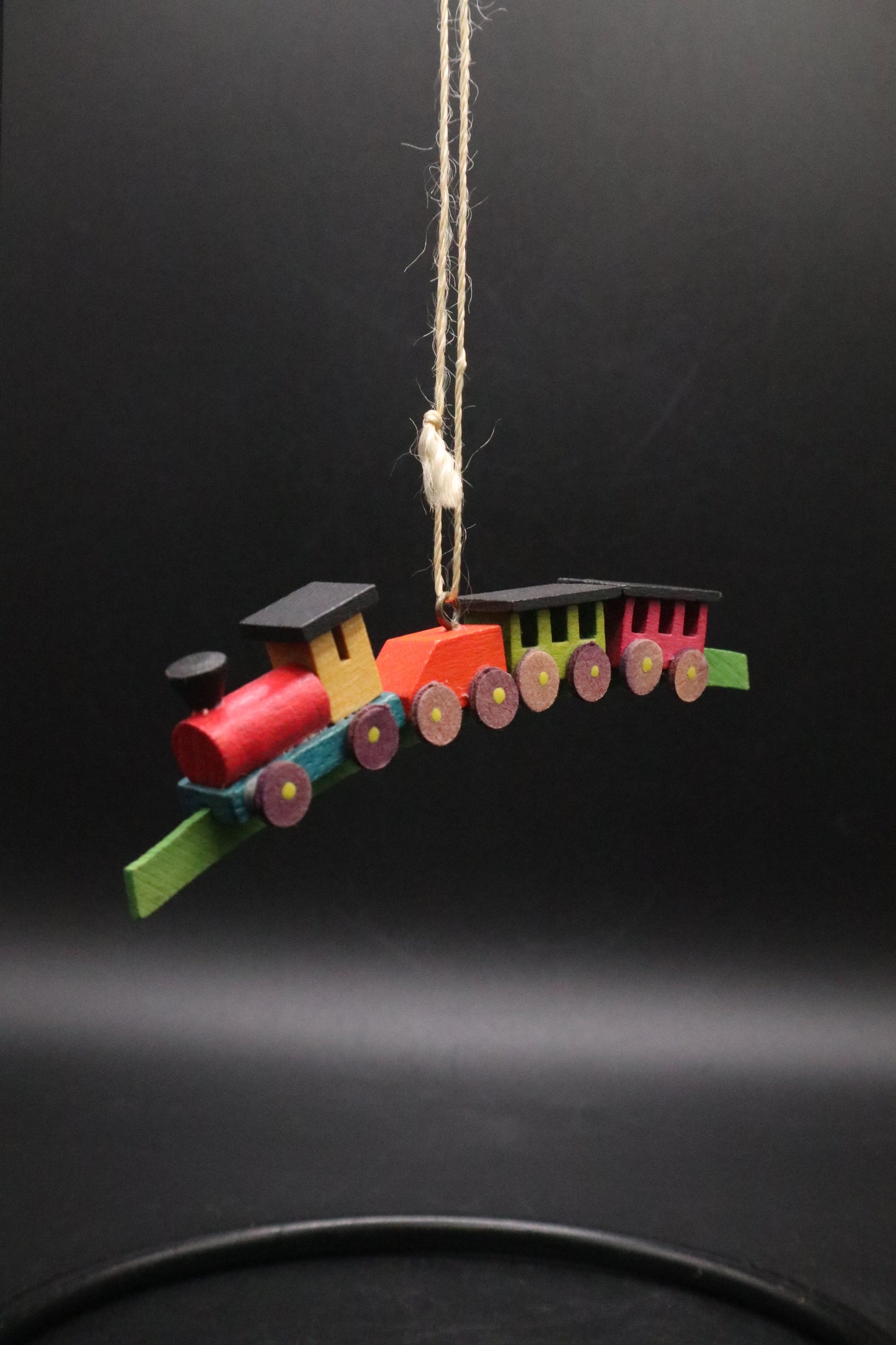 VINTAGE GERMAN ULBRICHT WOOD TINY TRAIN ORNAMENT