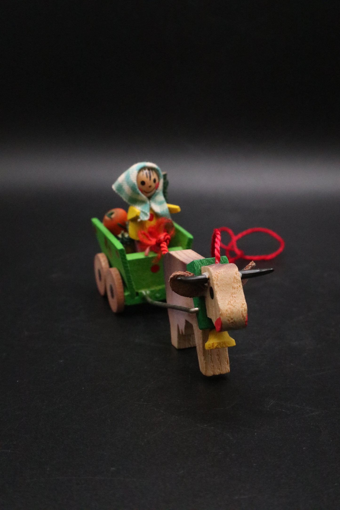 VINTAGE GERMAN STEINBACH VOLKSKUNST WOODEN WAGON GIRL WITH BULL