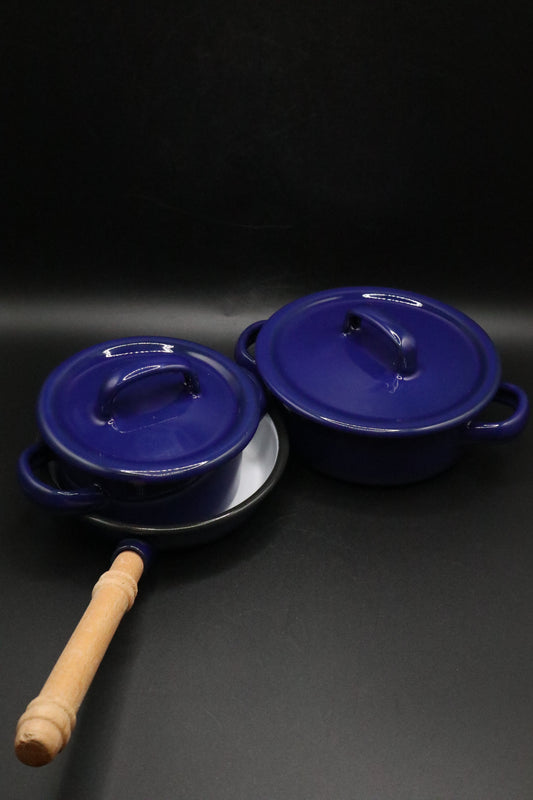 CHILD'S BLUE ENAMELED POTS SET OF 3