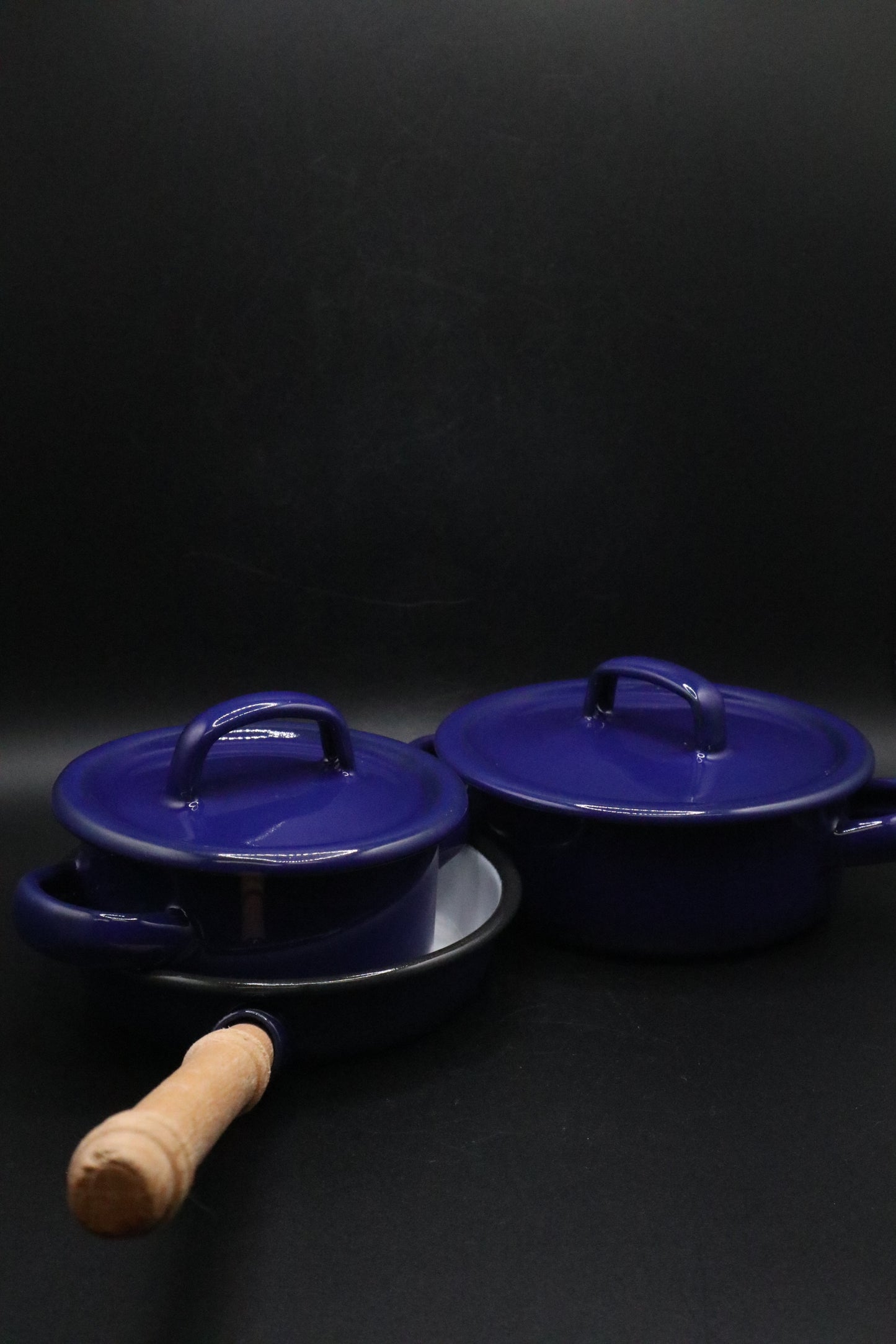 CHILD'S BLUE ENAMELED POTS SET OF 3