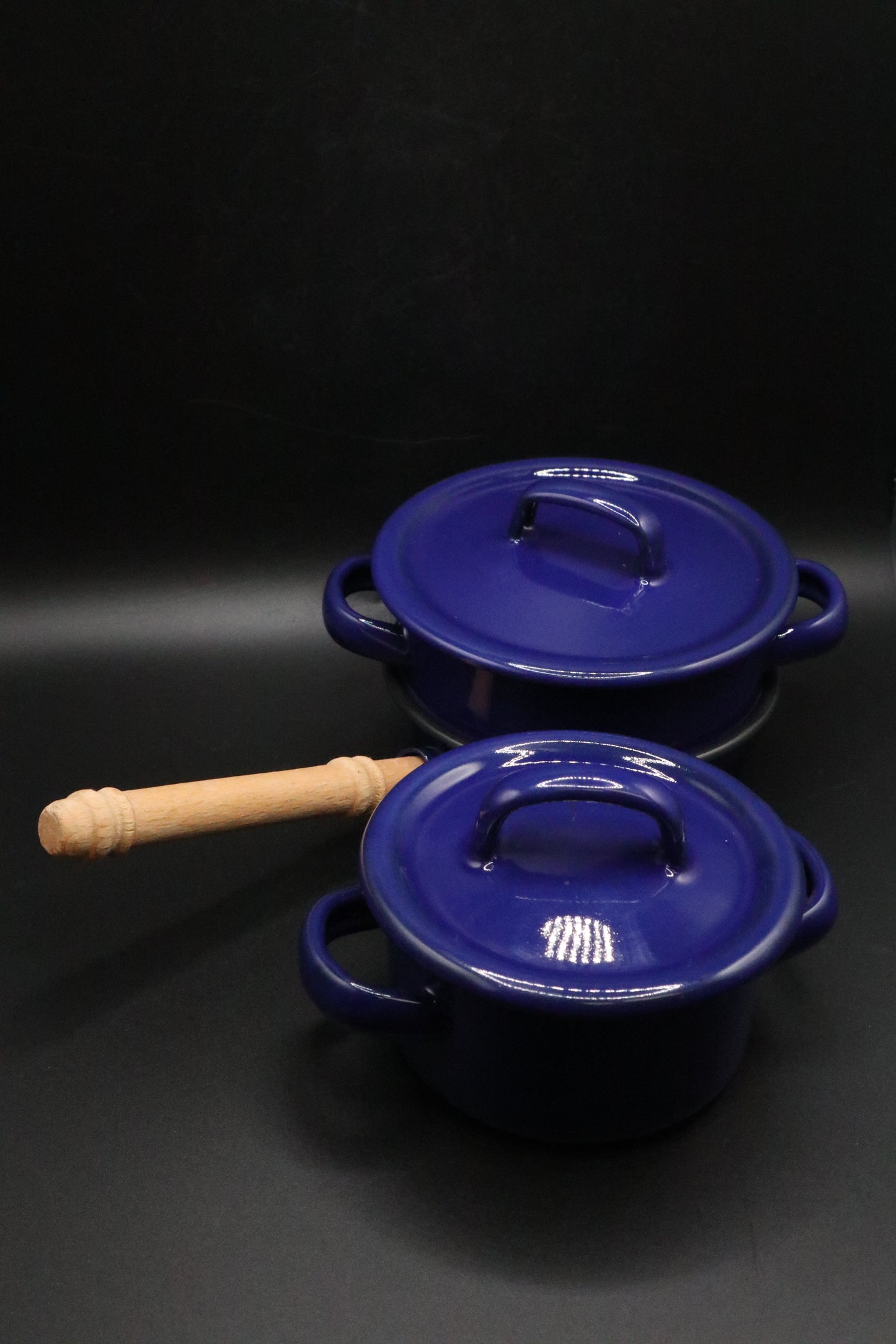 CHILD'S BLUE ENAMELED POTS SET OF 3