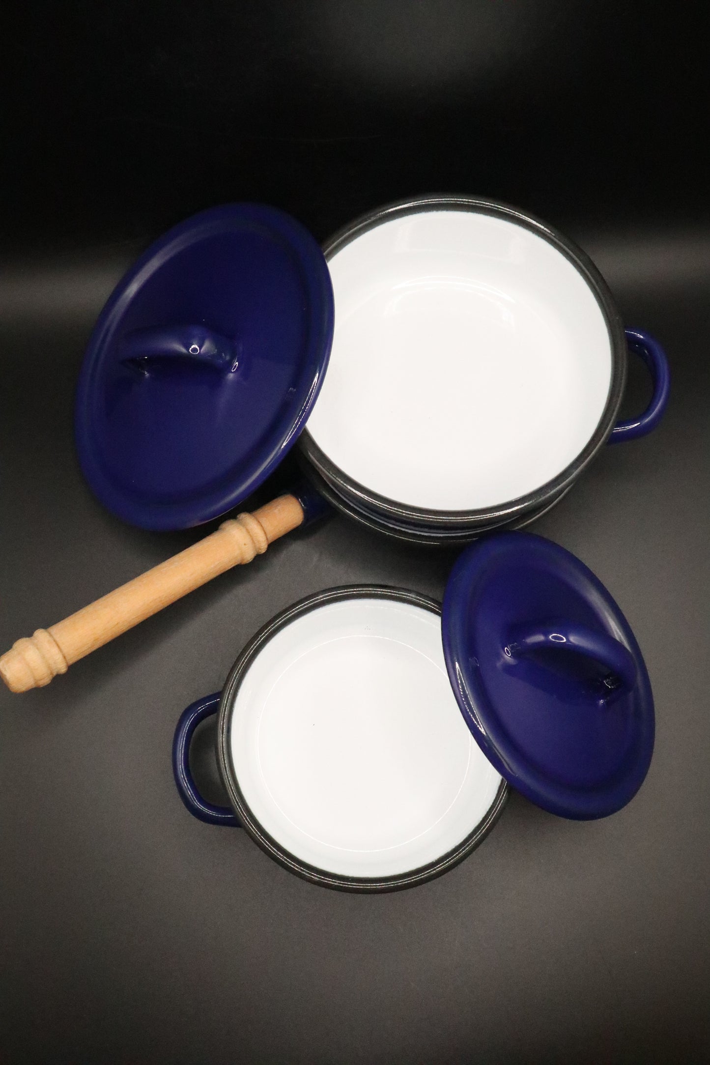 CHILD'S BLUE ENAMELED POTS SET OF 3