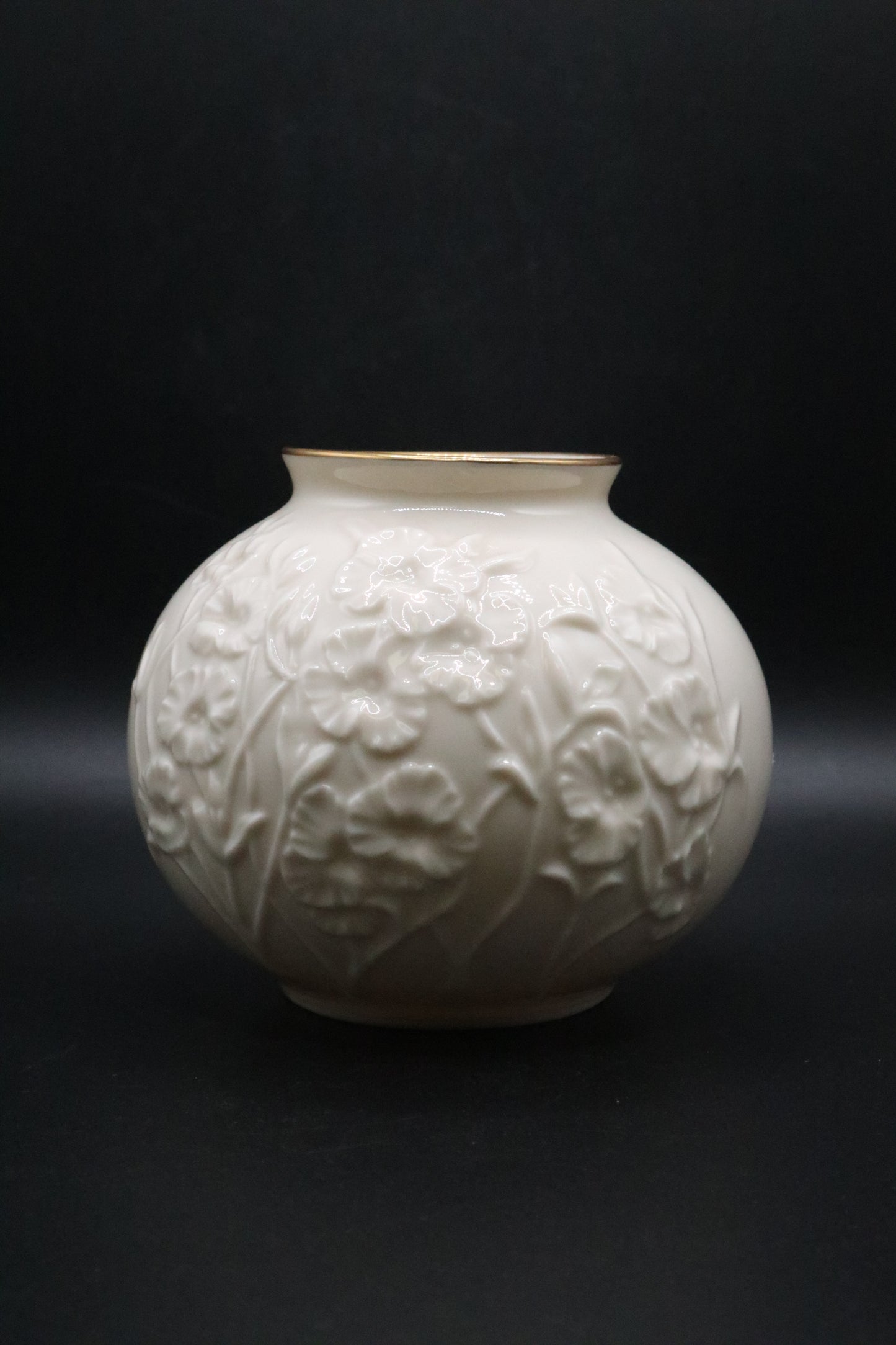 VINTAGE LENOX EMBOSSED MORNING GLORIES VASE