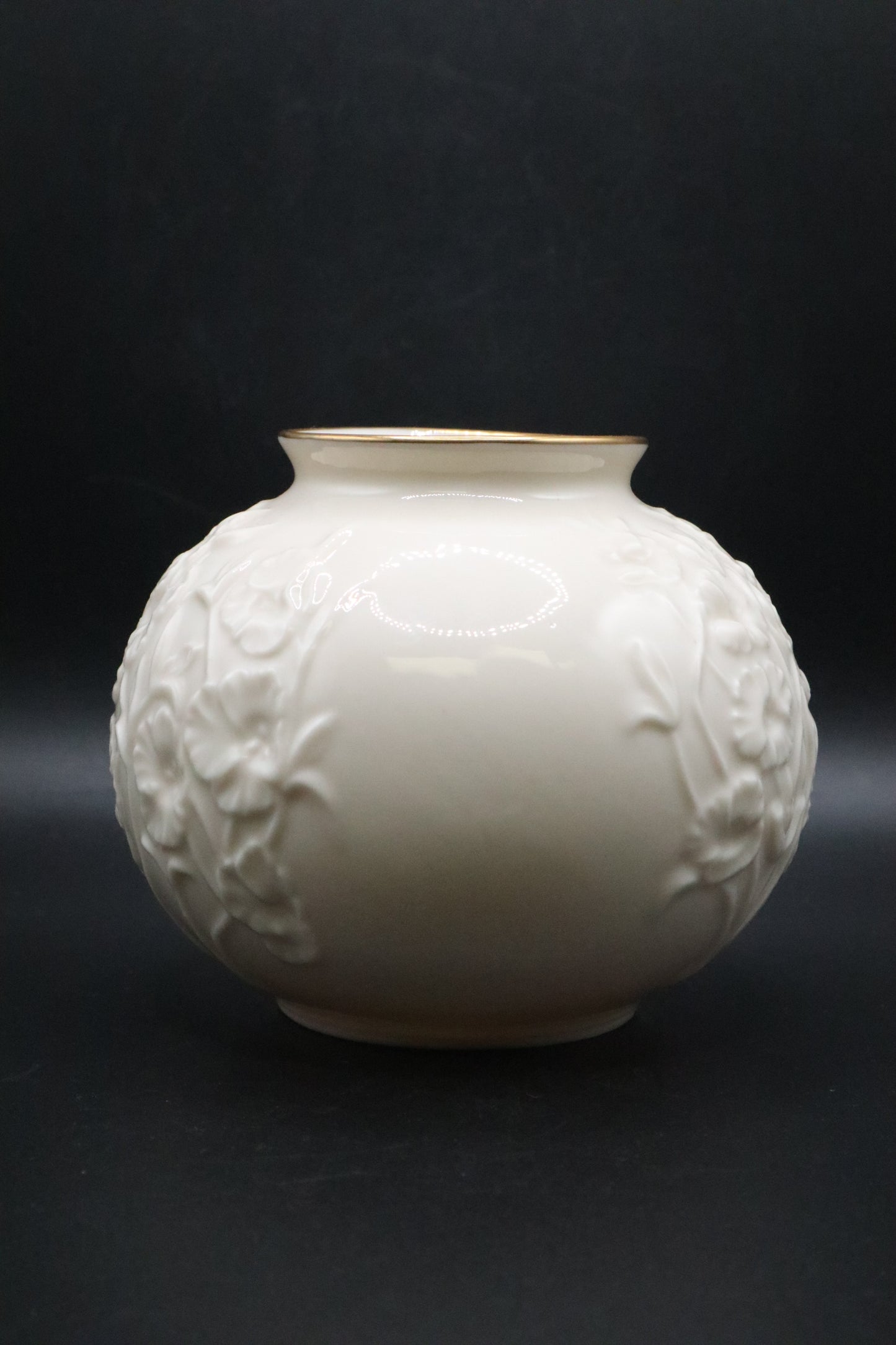 VINTAGE LENOX EMBOSSED MORNING GLORIES VASE