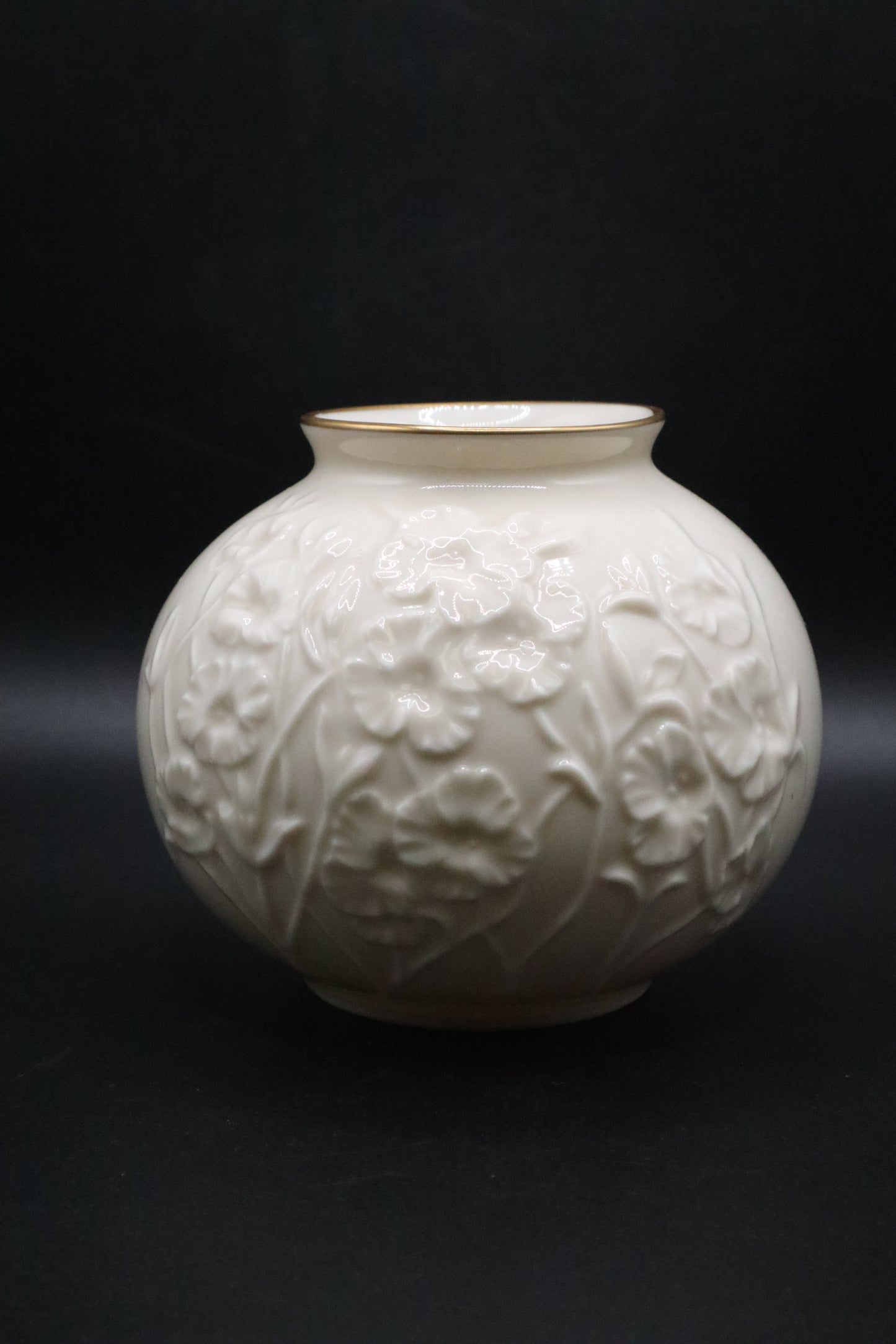 VINTAGE LENOX EMBOSSED MORNING GLORIES VASE